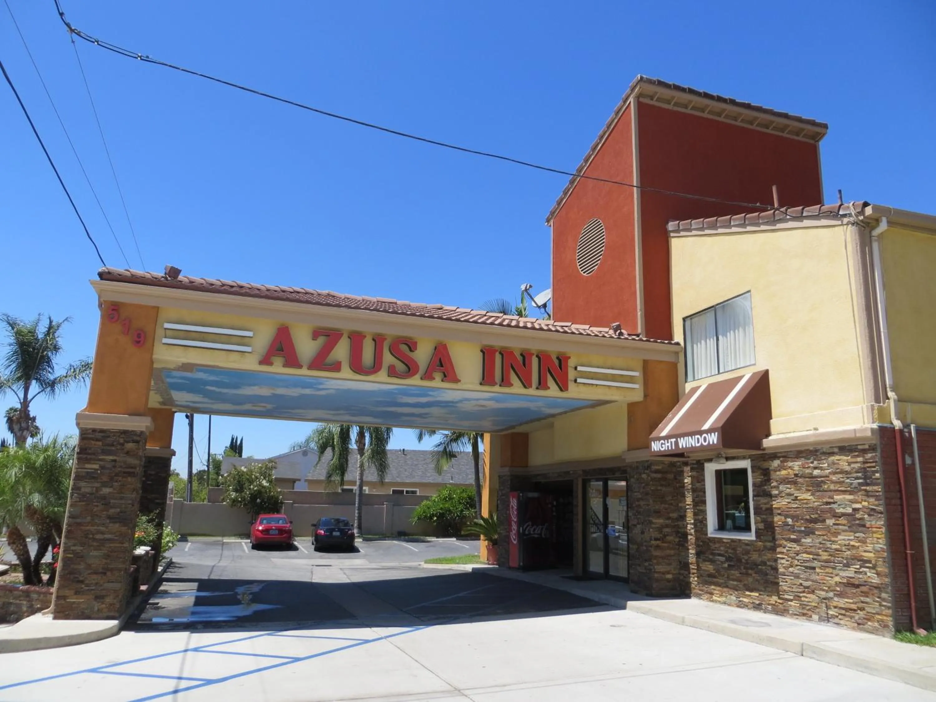 Facade/entrance in Azusa Inn
