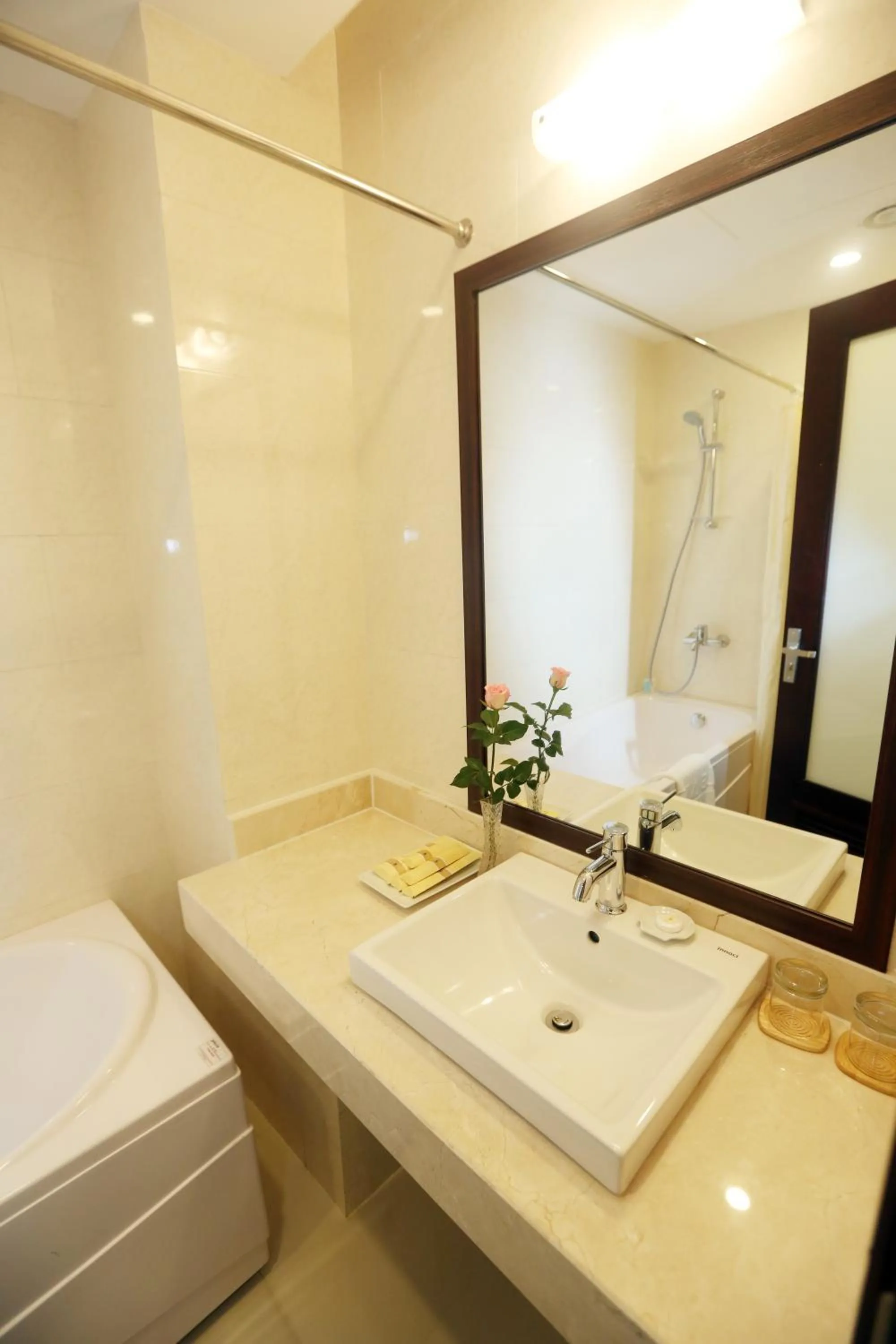 Deluxe Twin Room with Internal View in Lenid Hotel Tho Nhuom