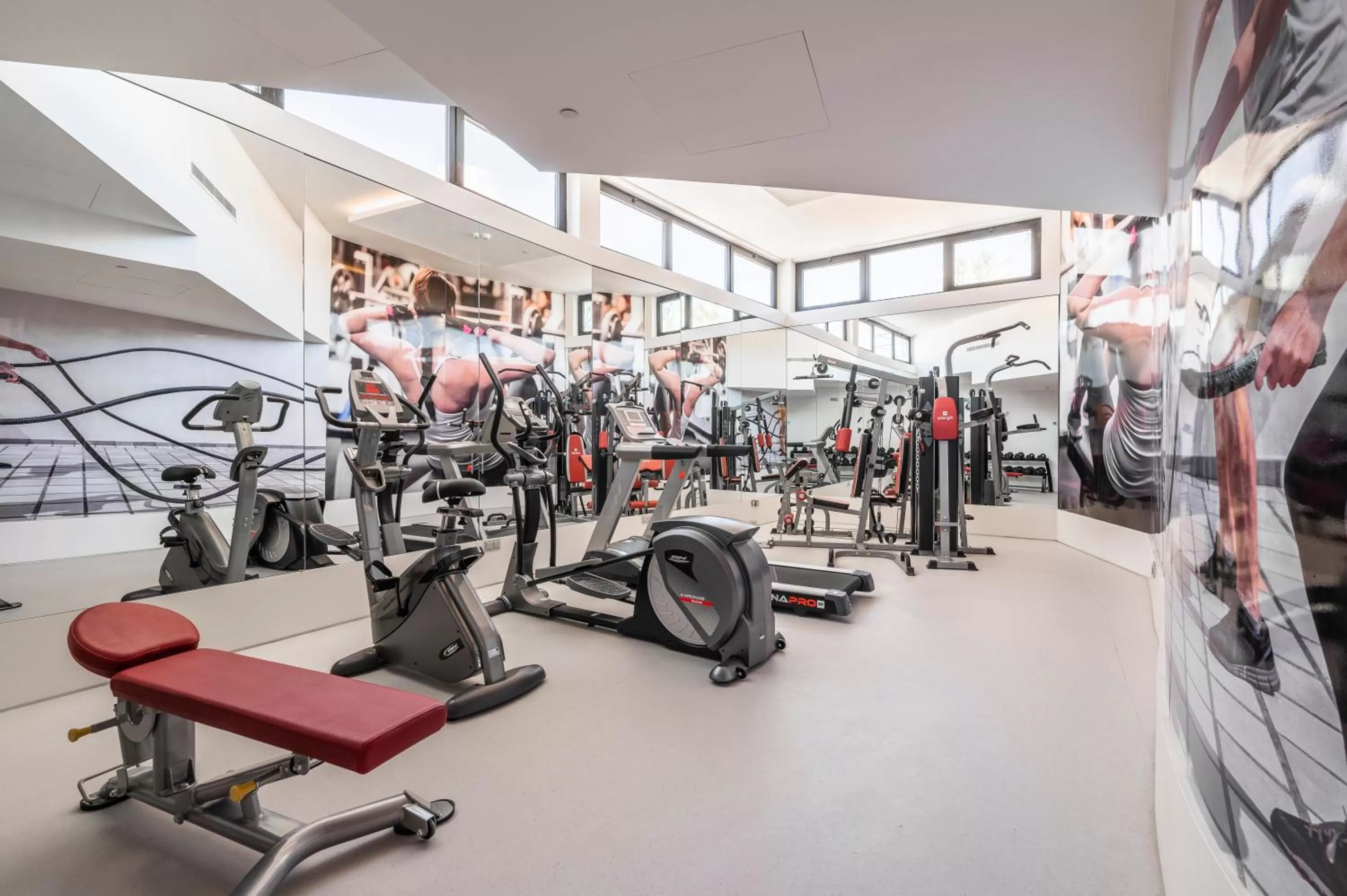 Fitness centre/facilities in Regency Salgados Hotel & Spa
