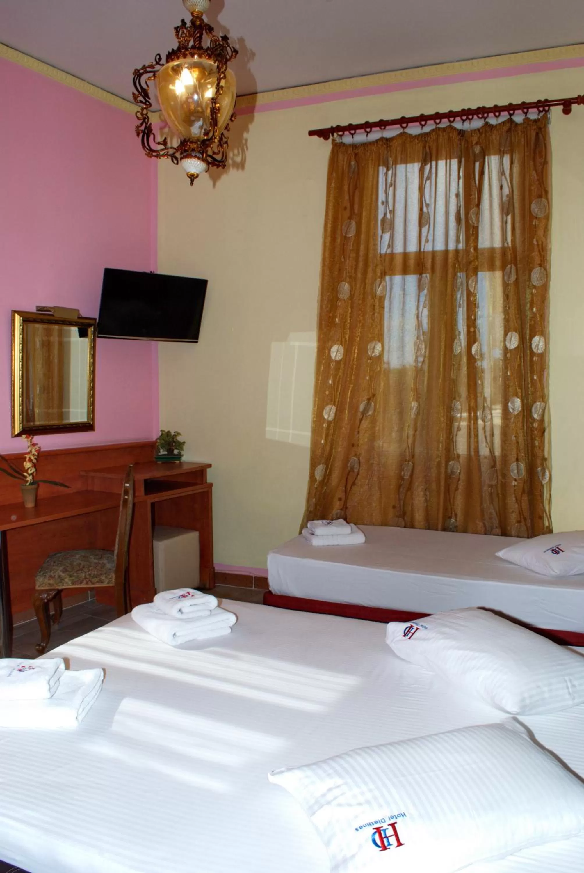 Bed in Diethnes Hotel