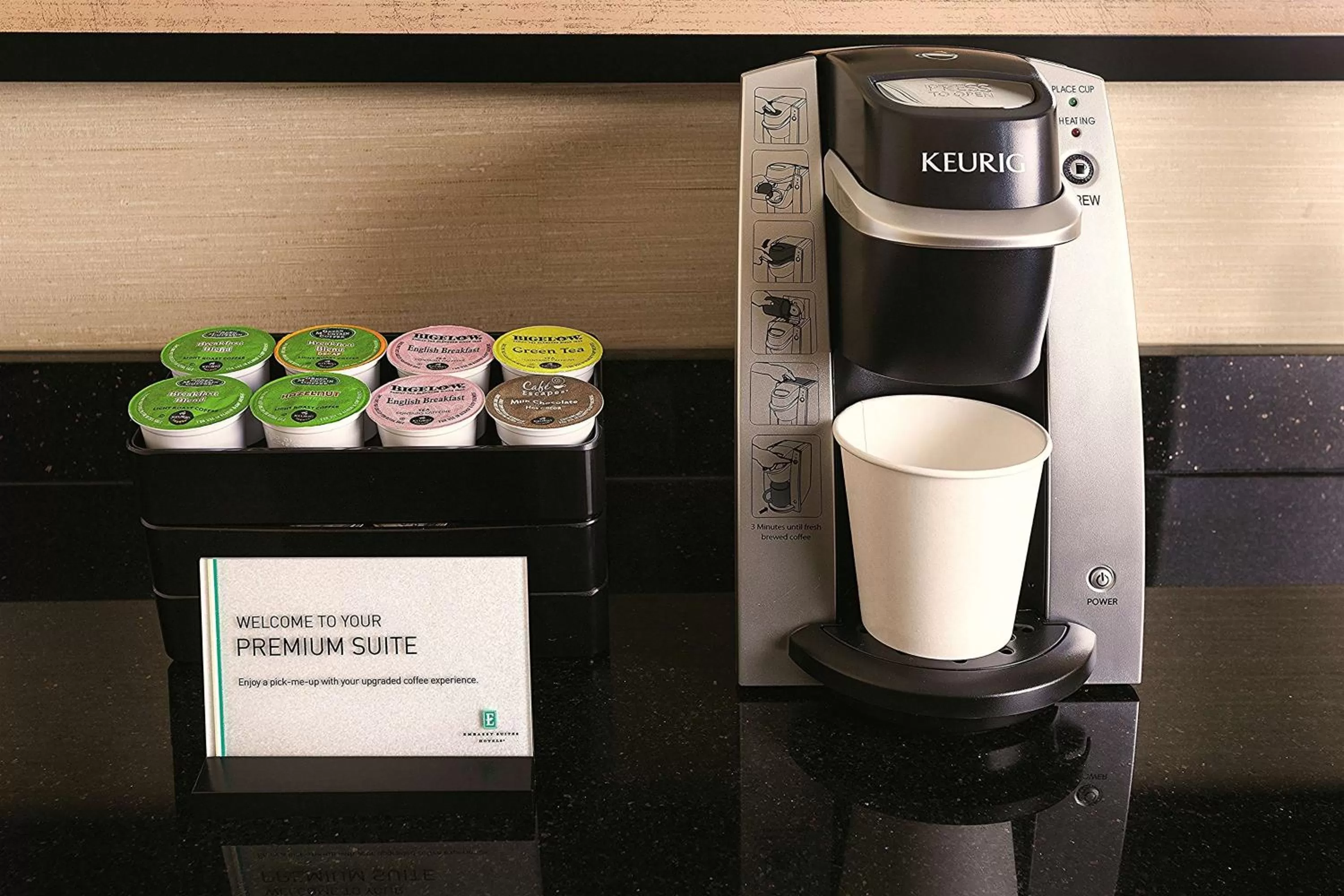 Photo of the whole room in Embassy Suites by Hilton Chicago Lombard