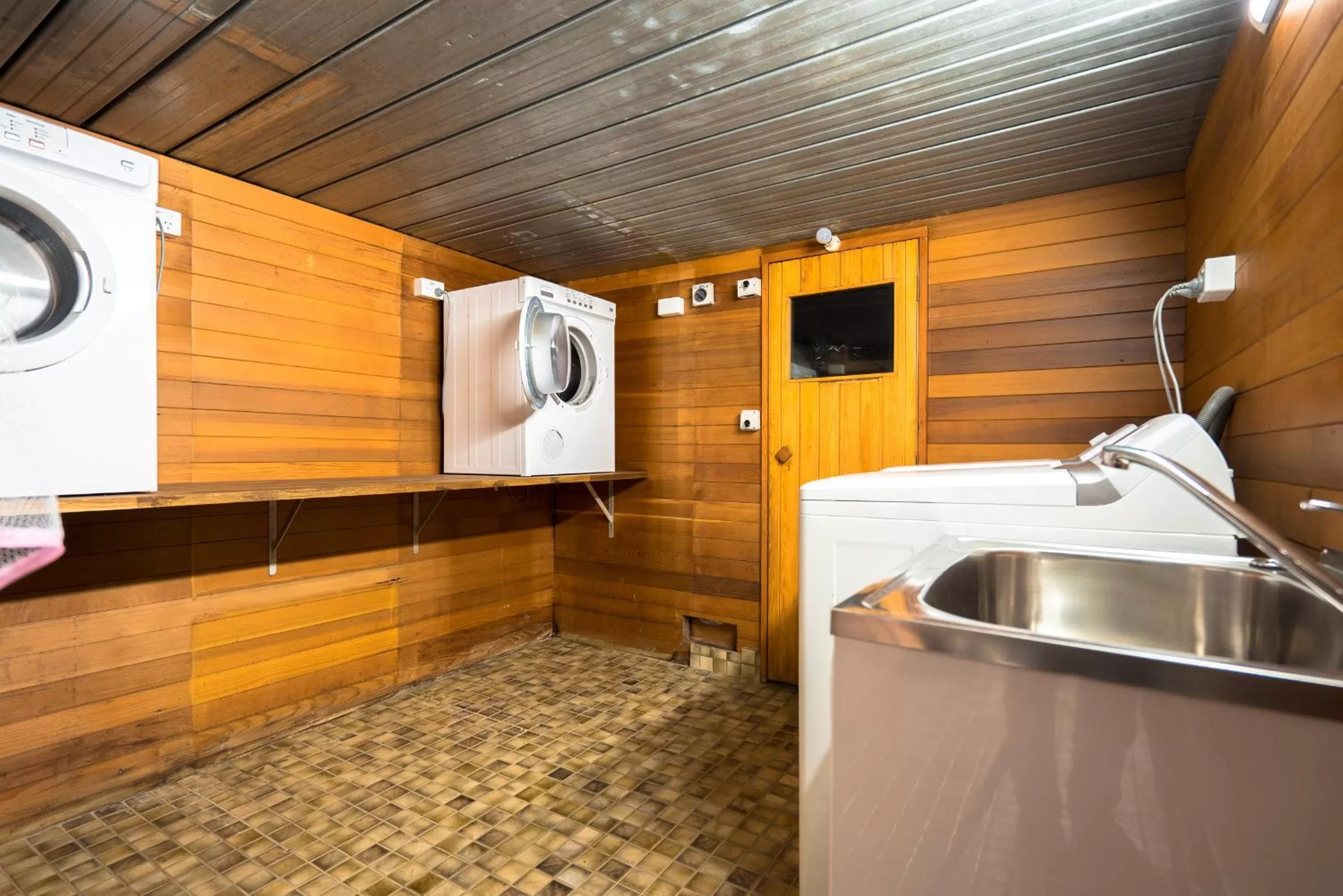 Area and facilities in Farnham Court Motel and Restaurant