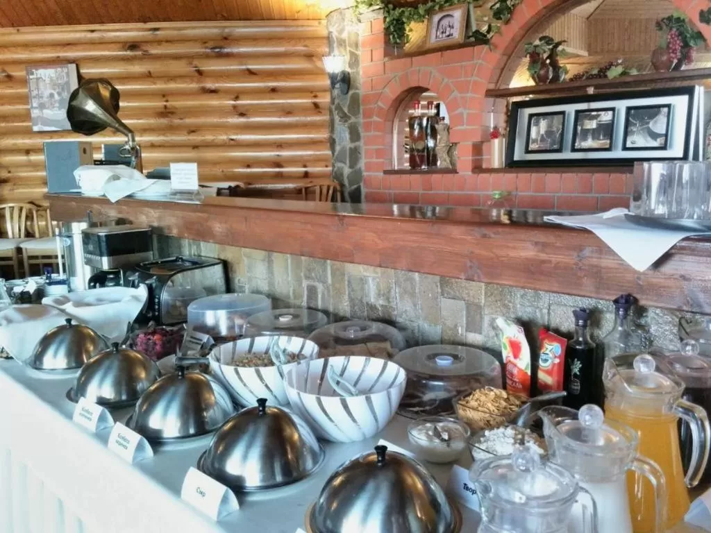 Restaurant/Places to Eat in Rahat Hotel