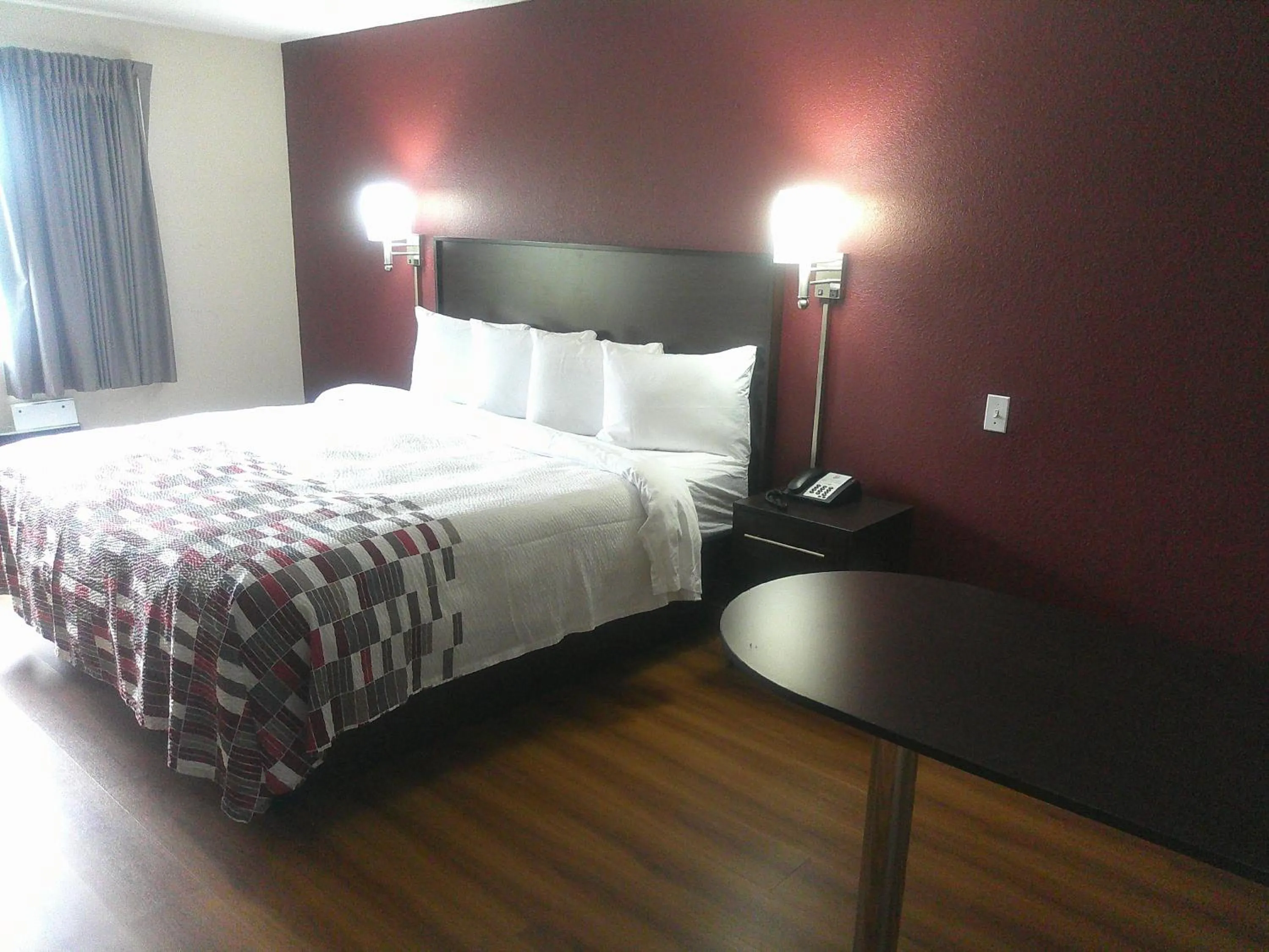 Photo of the whole room in Red Roof Inn Palatine