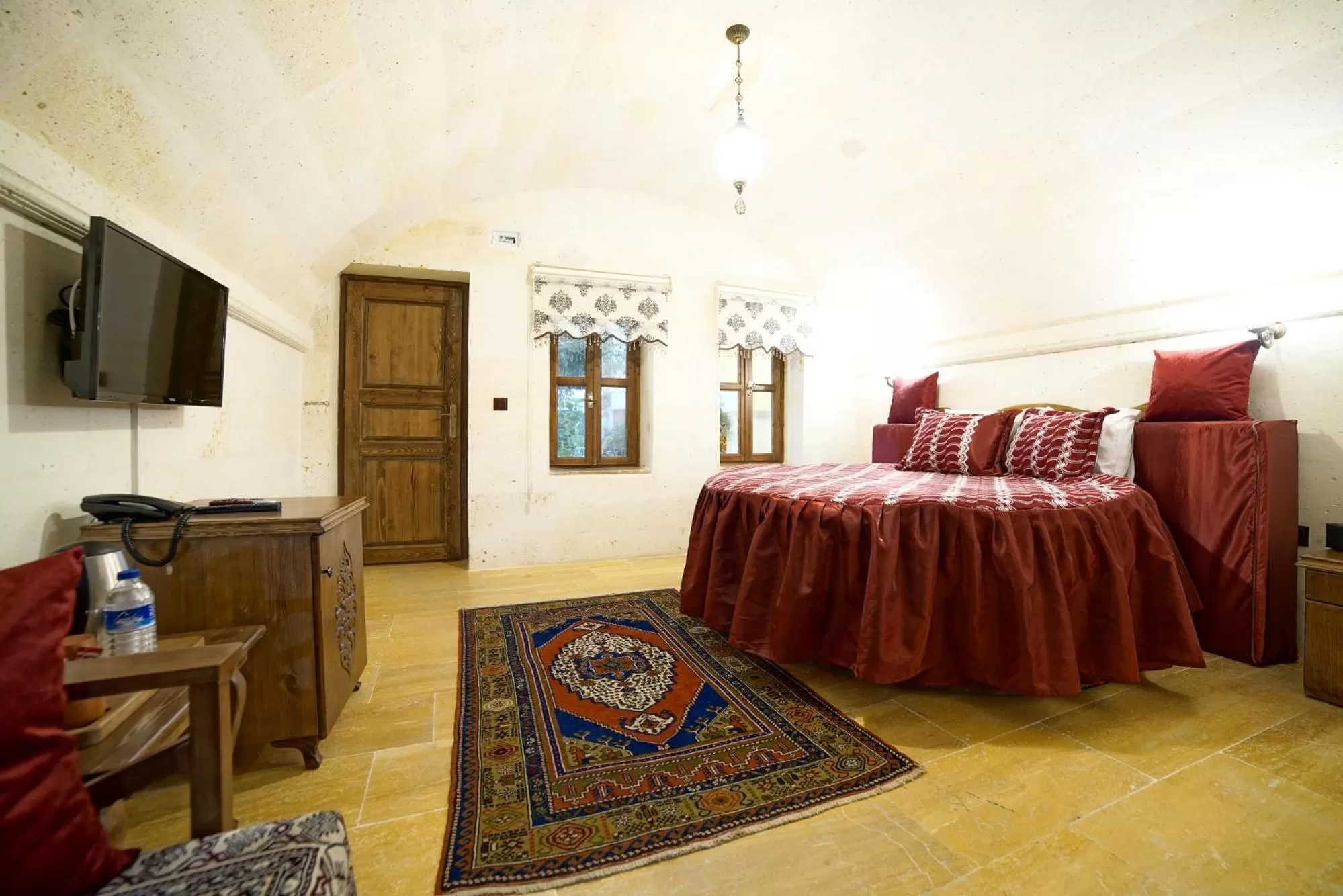Spring, Bed in Lucky Cave Hotel Cappadocia