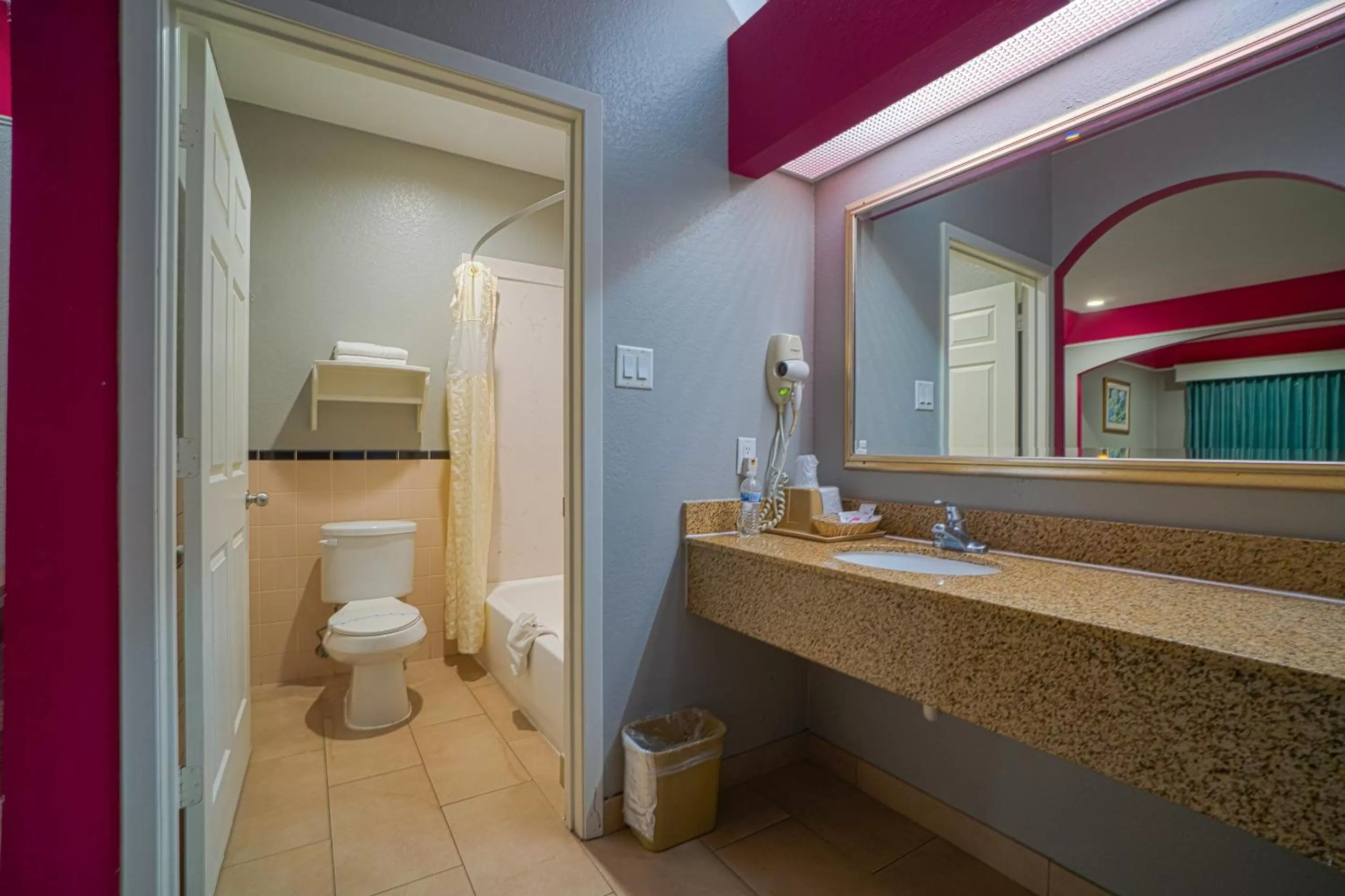 Bathroom in Hotel Bliss Kemah