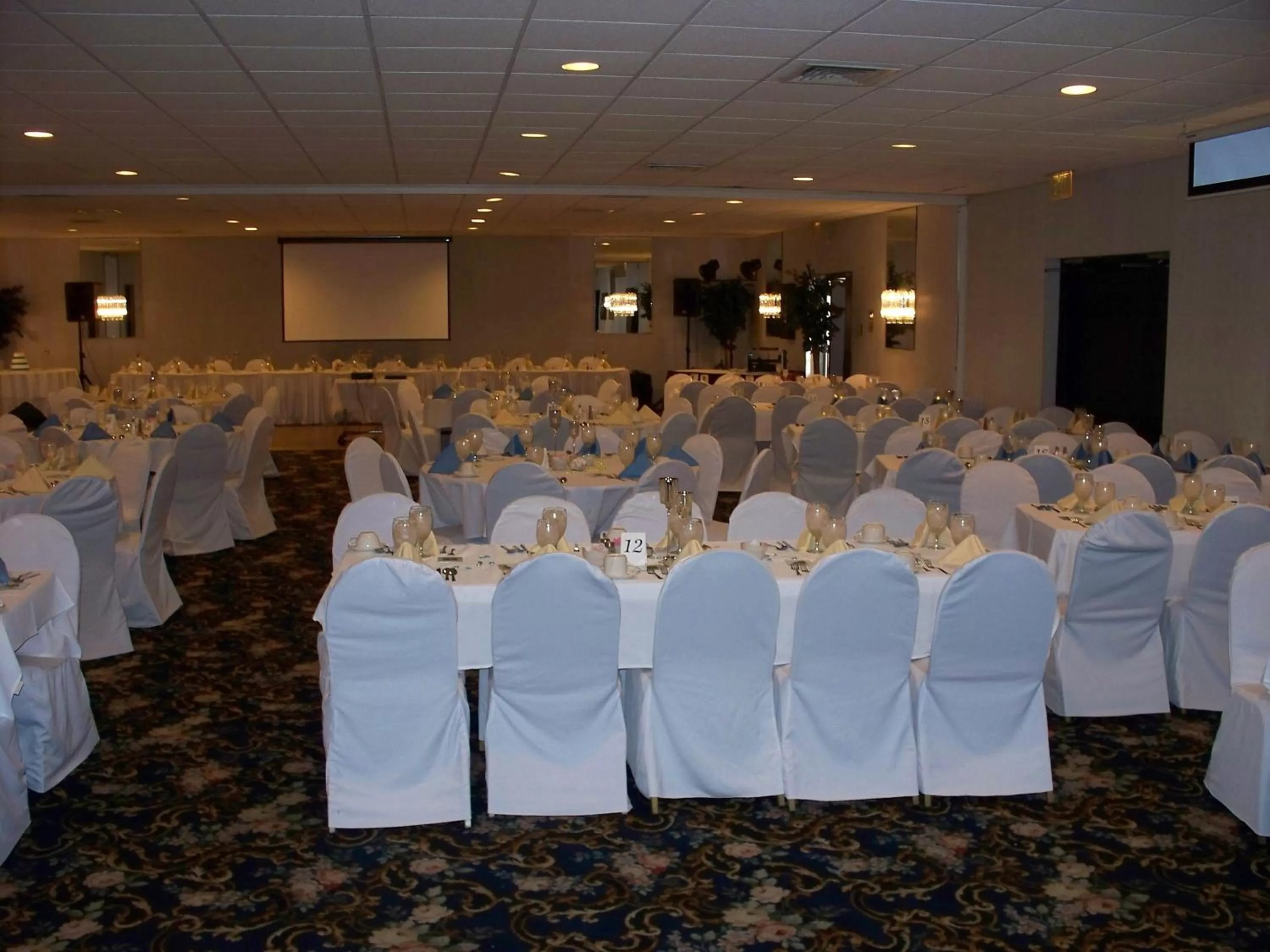 Banquet/Function facilities in Ramada by Wyndham Watertown Thousand