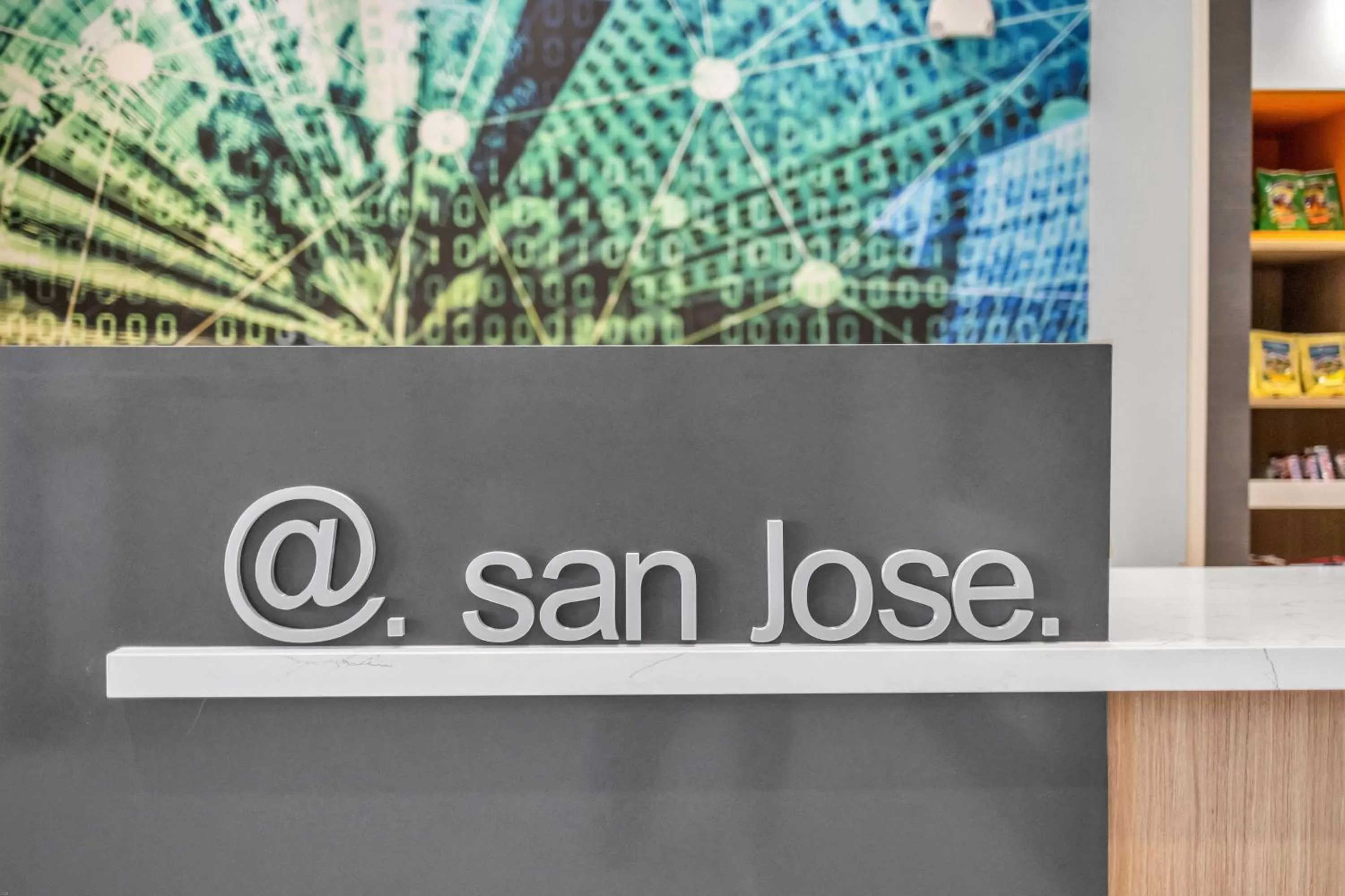 Lobby or reception in La Quinta Inn & Suites by Wyndham San Jose Airport-Downtown