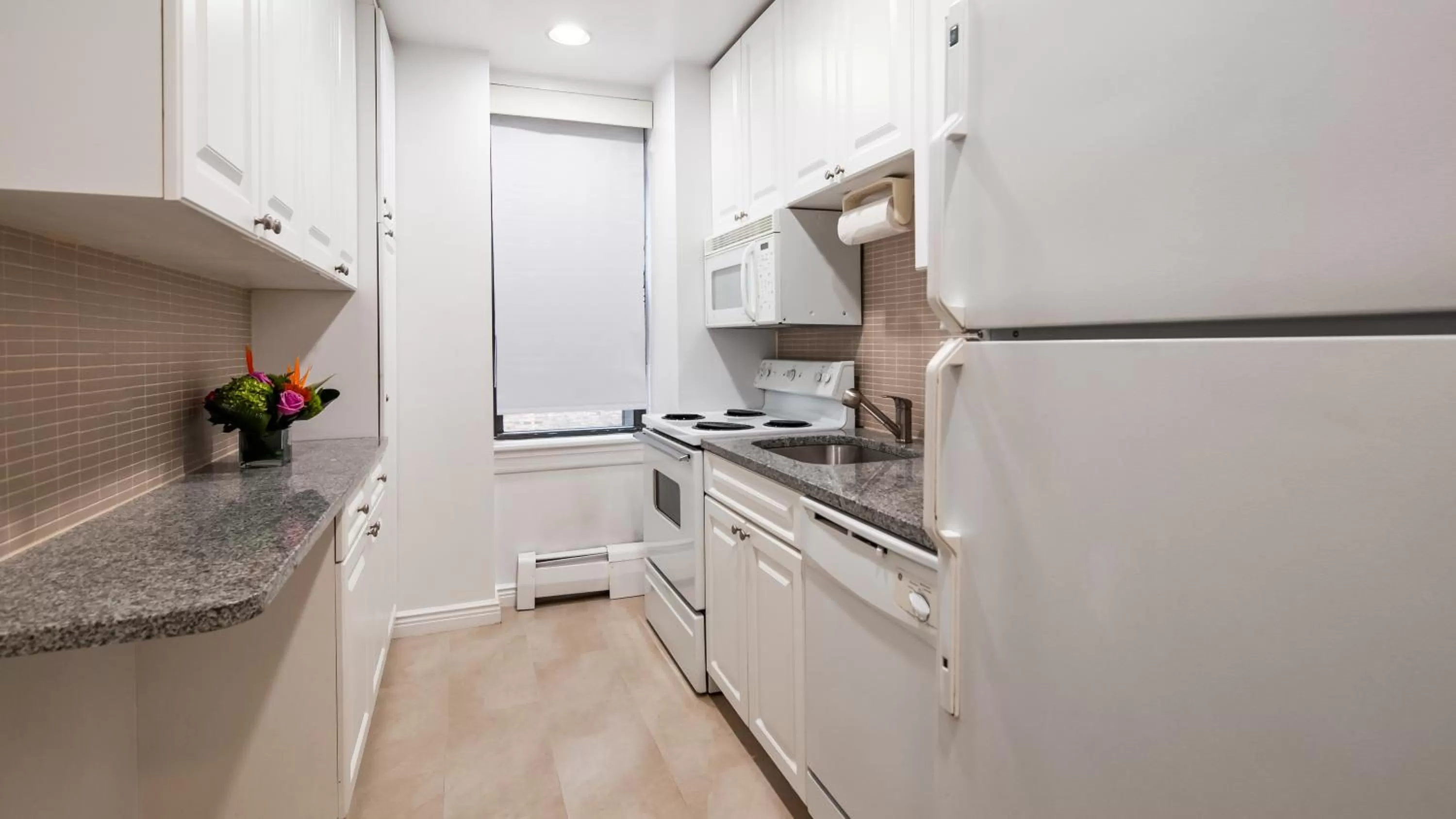 Coffee/tea facilities in Best Western Plus Hospitality House Suites