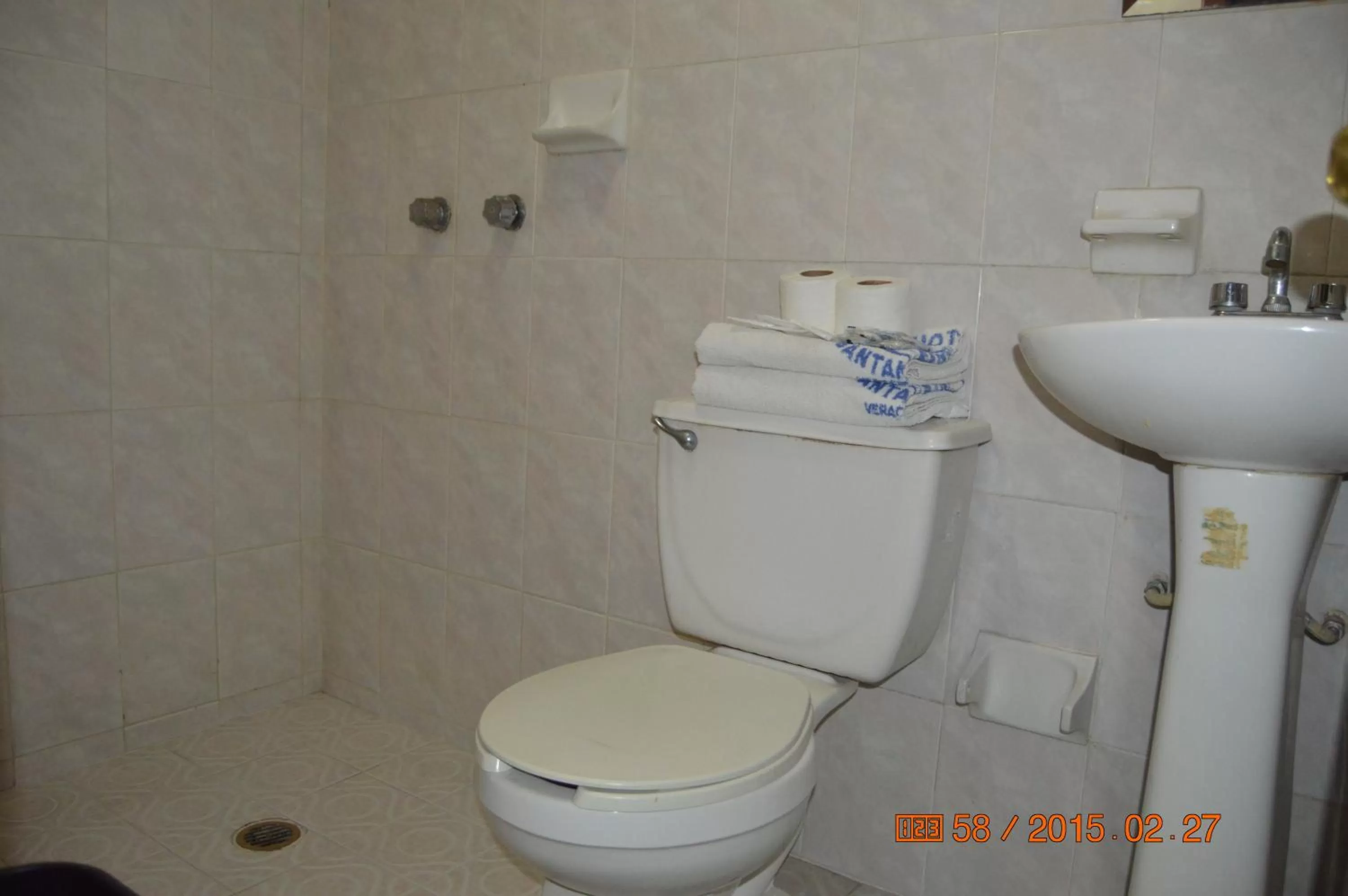 Shower, Bathroom in Hotel Santander Veracruz - Malecon