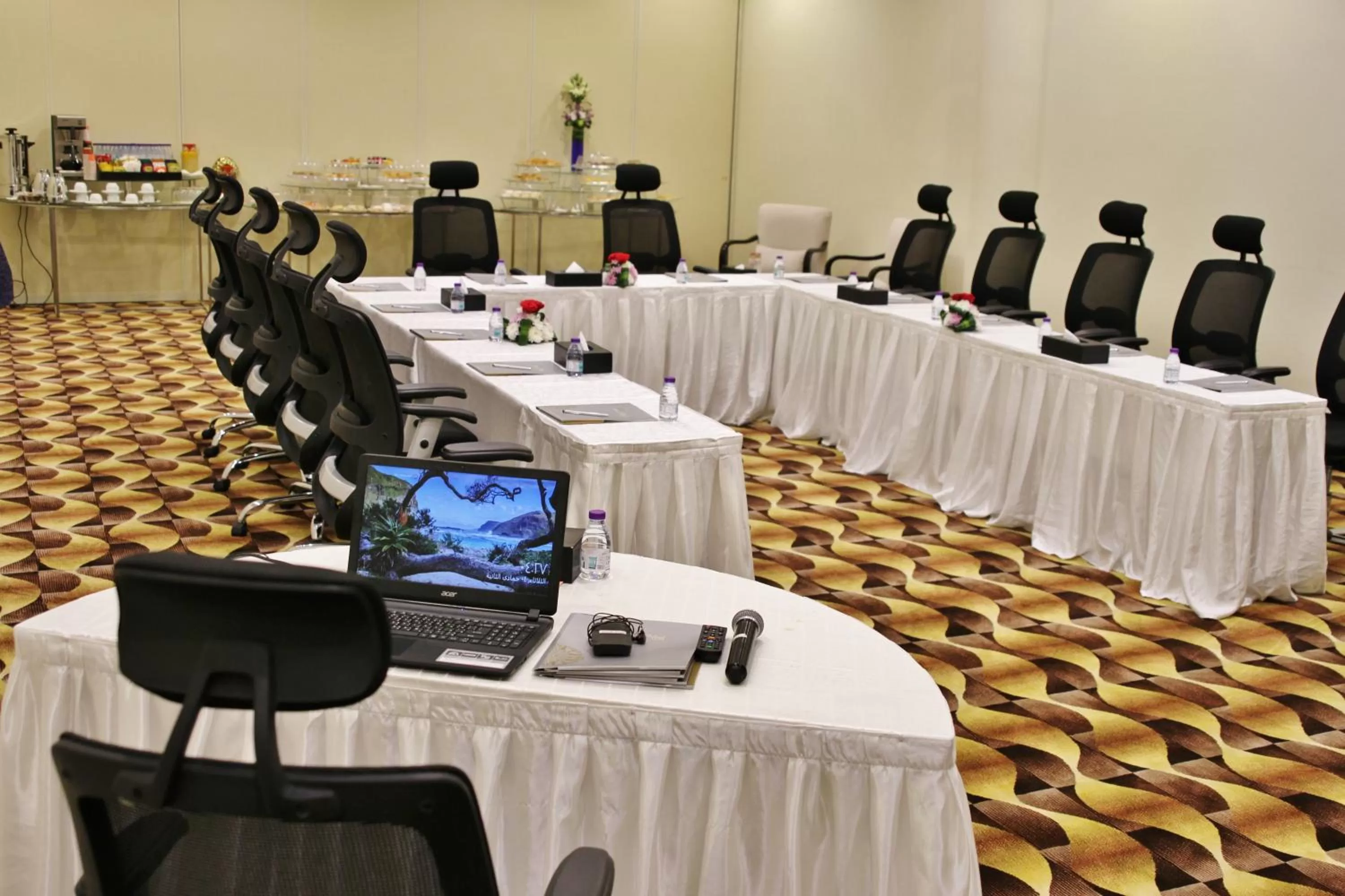 Business facilities in Carawan Al Fahad Hotel