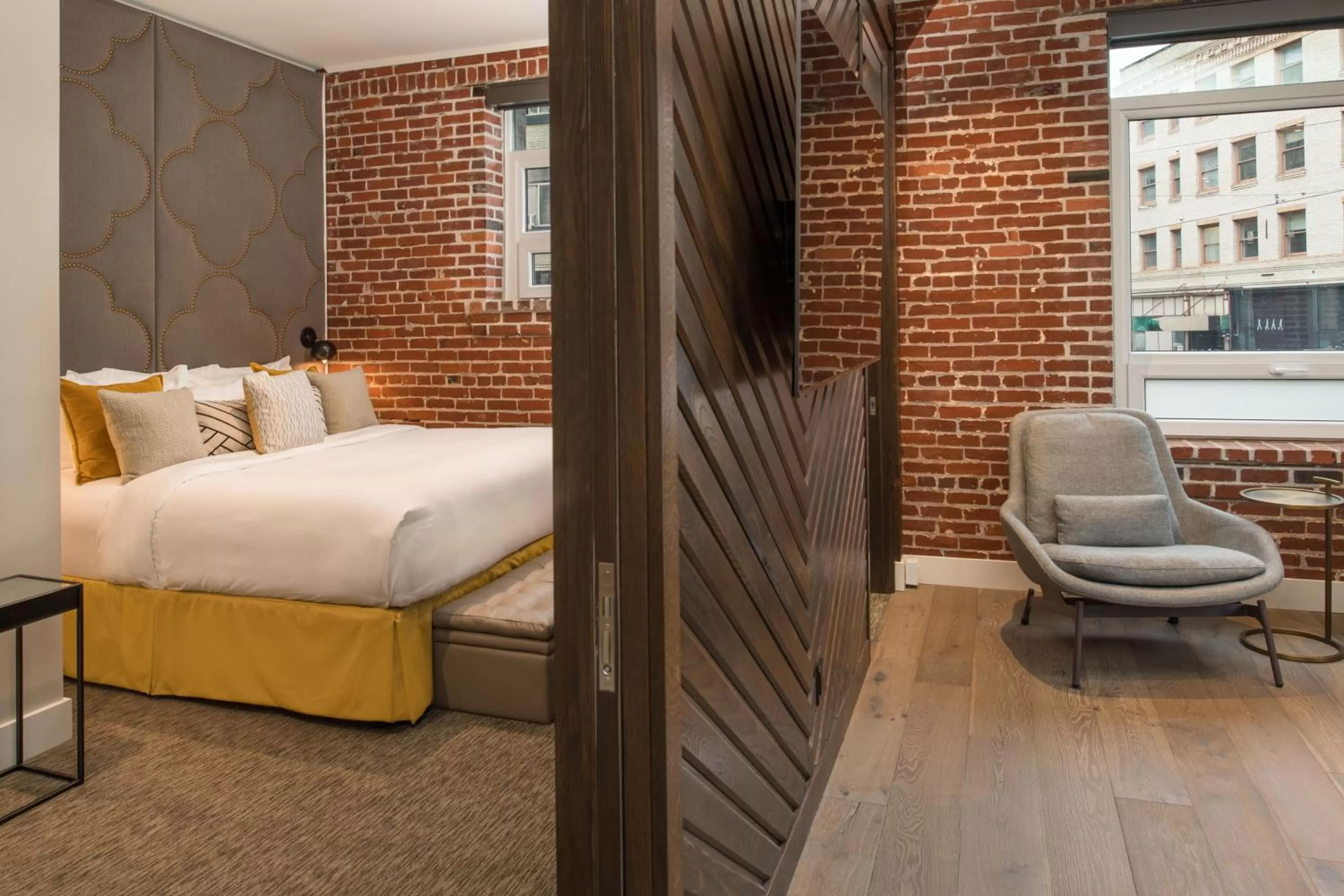 Bed in The Mark Spencer Hotel