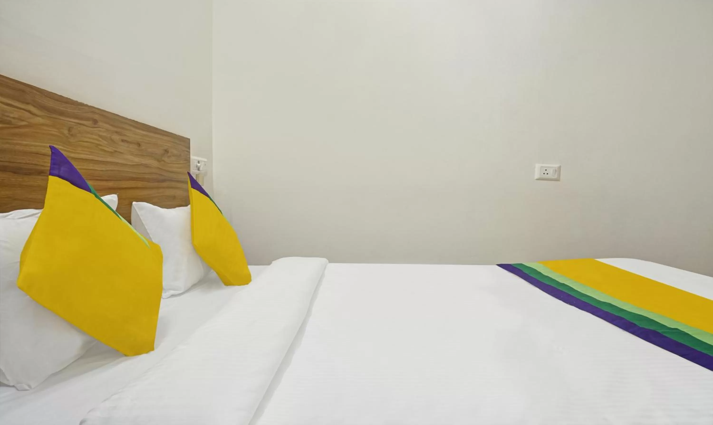 Bedroom, Bed in Itsy Hotels AY Plus Hotels