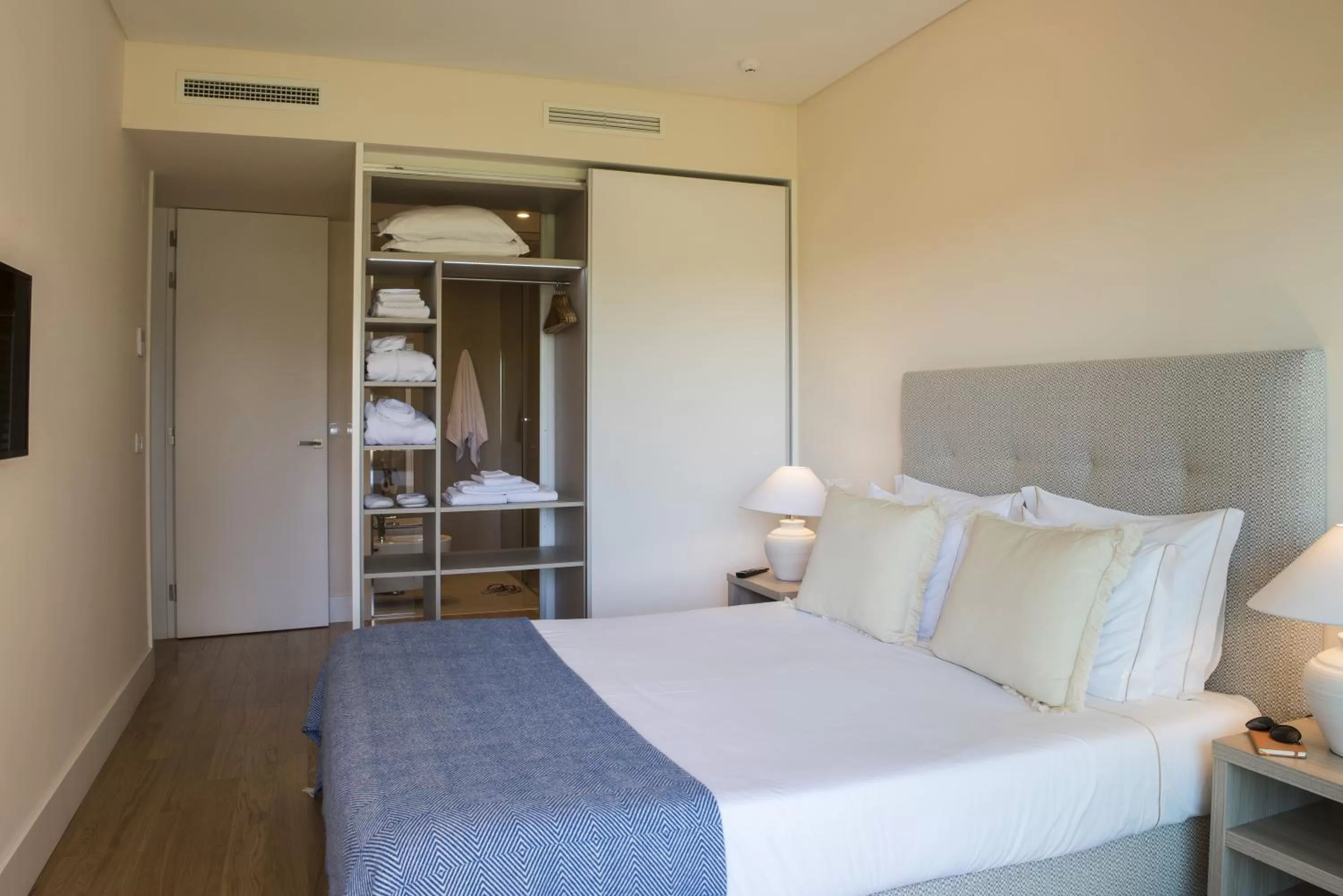 Bedroom, Bed in Praia do Sal Resort and SPA