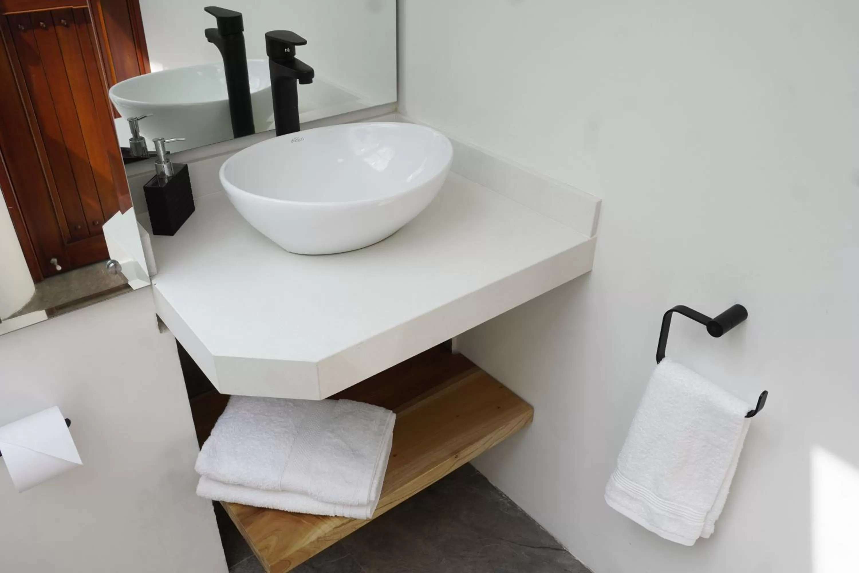 Bathroom in Hotel Chalet El Castillo by Majuva