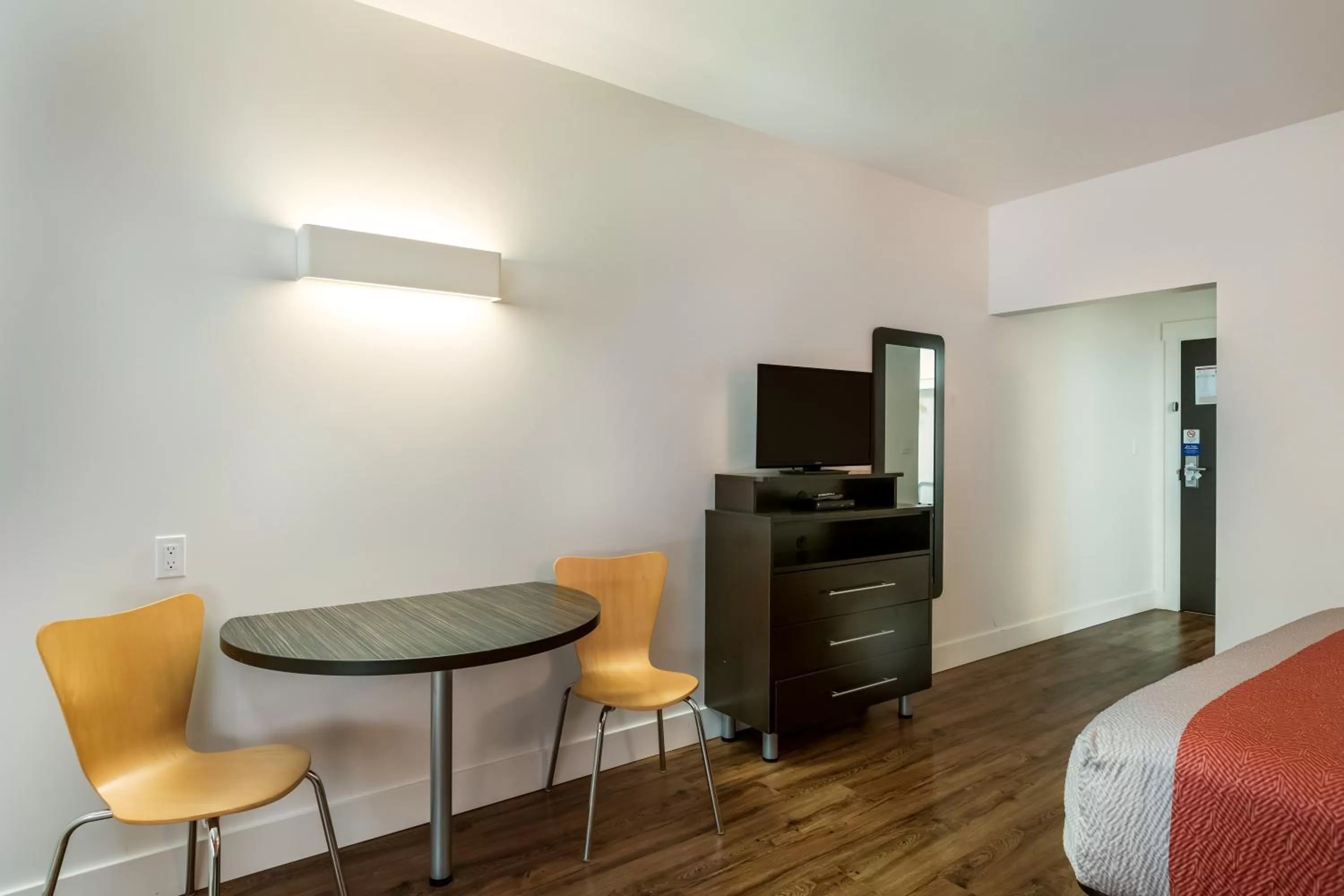 Bedroom, Bed in Motel 6-Moncton, NB