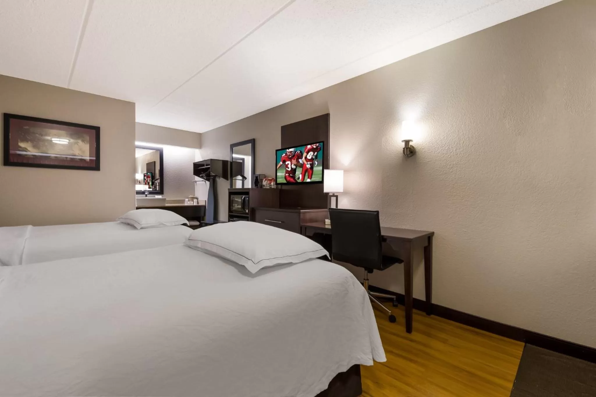 Photo of the whole room, Bed in Red Roof Inn PLUS+ Nashville Airport