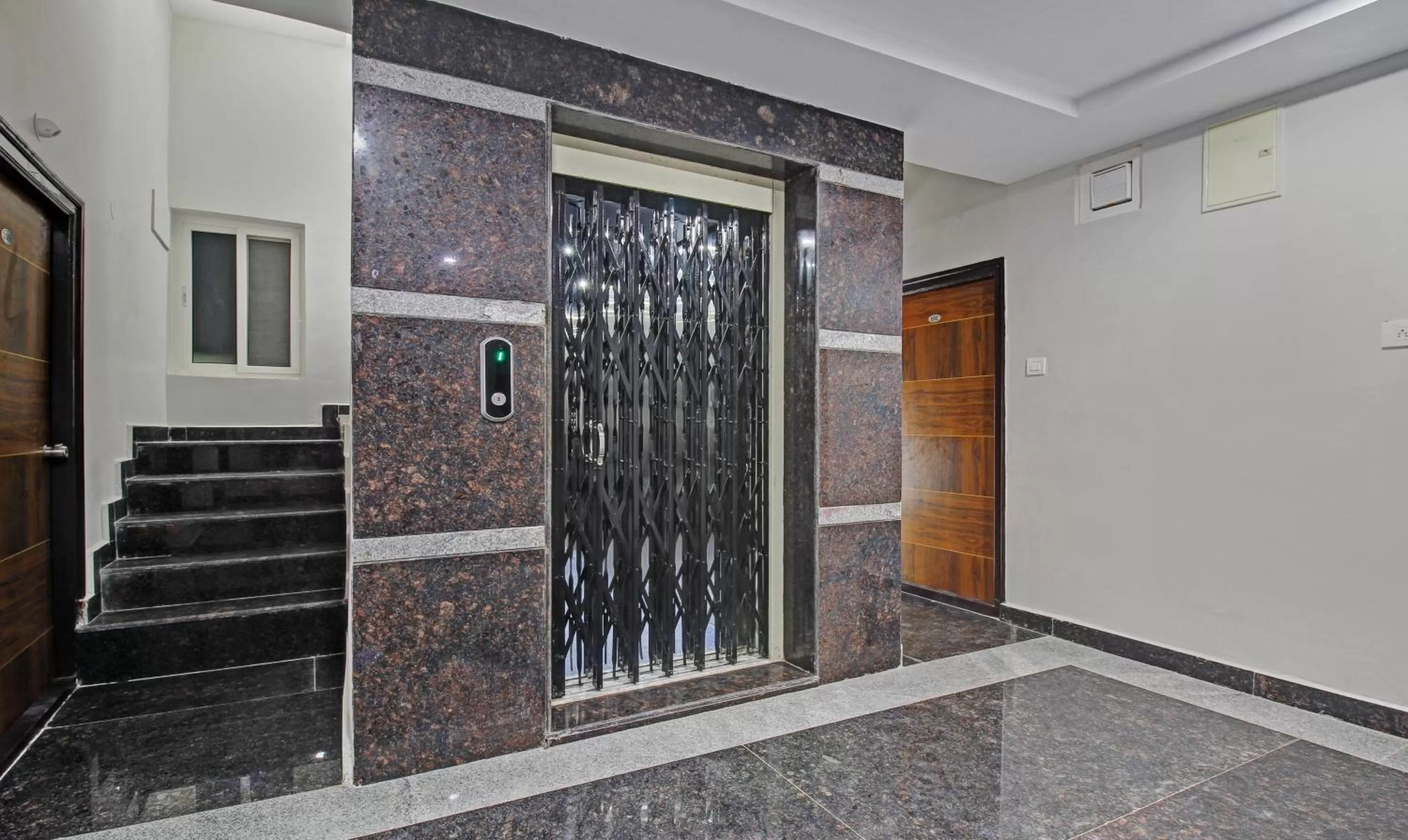 elevator in Itsy Hotels Sunrise Grand, Hitech City