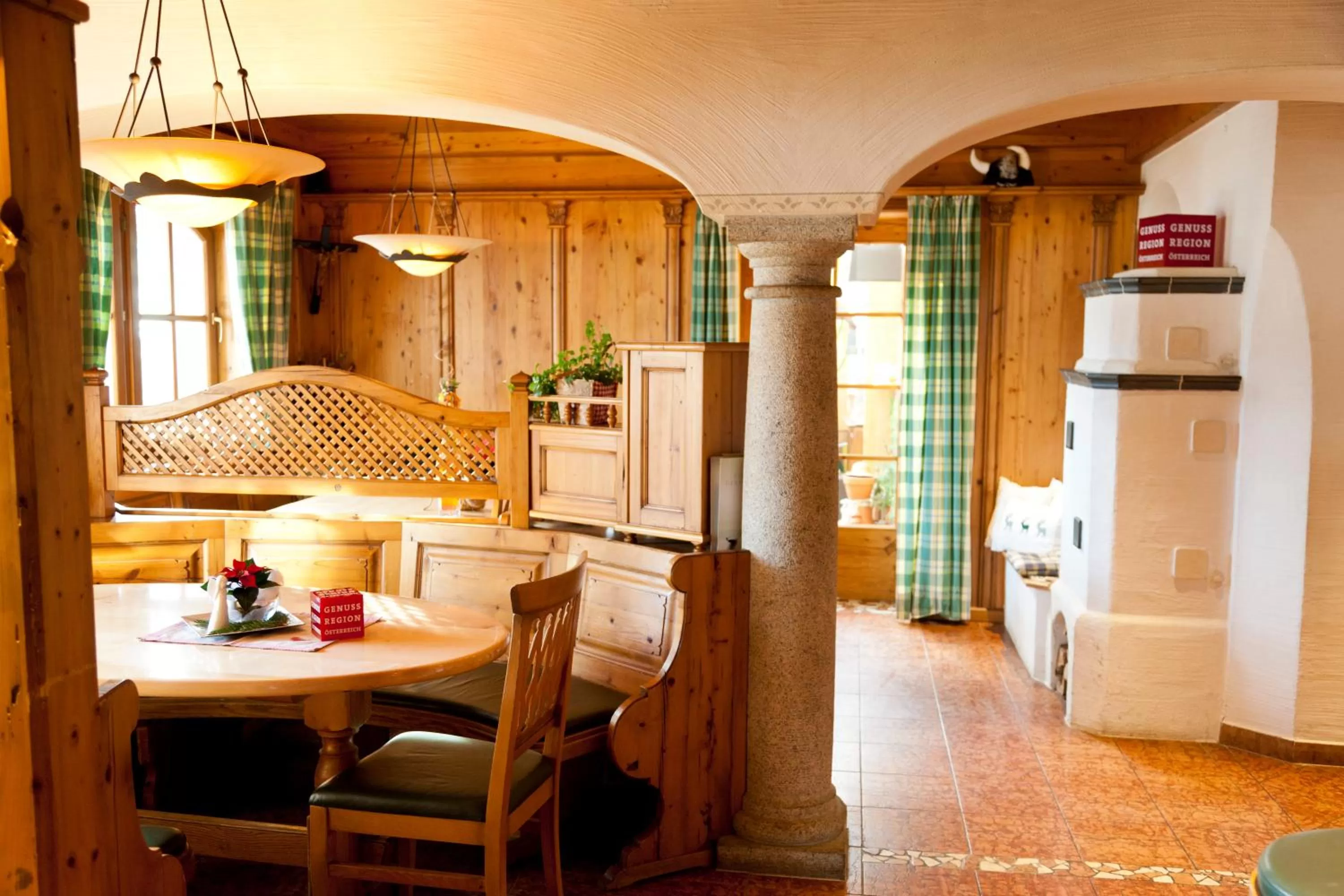 Restaurant/places to eat in Hotel und Alpen Apartments - Bürglhöh