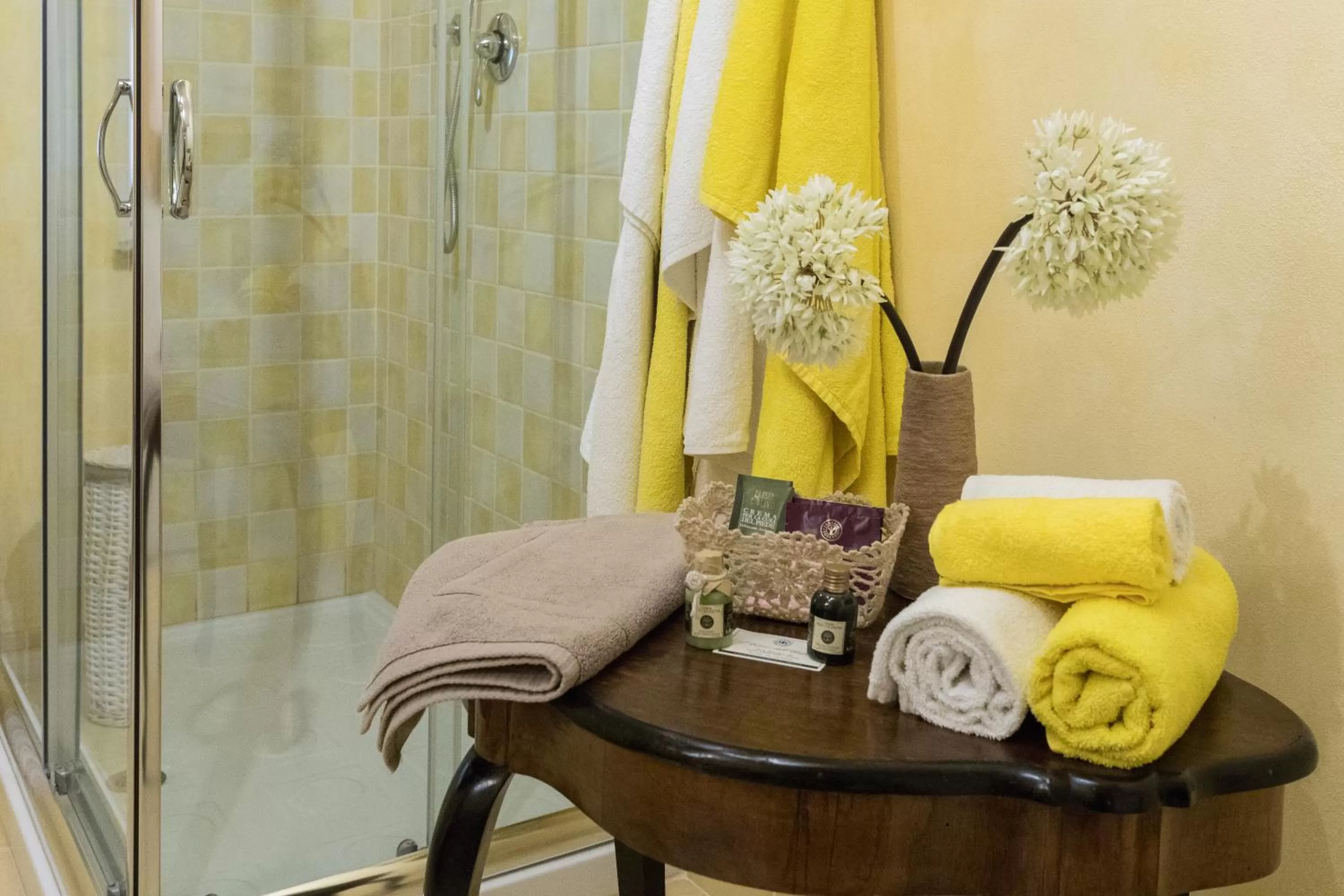 Bathroom, Seating Area in Assisi Charme
