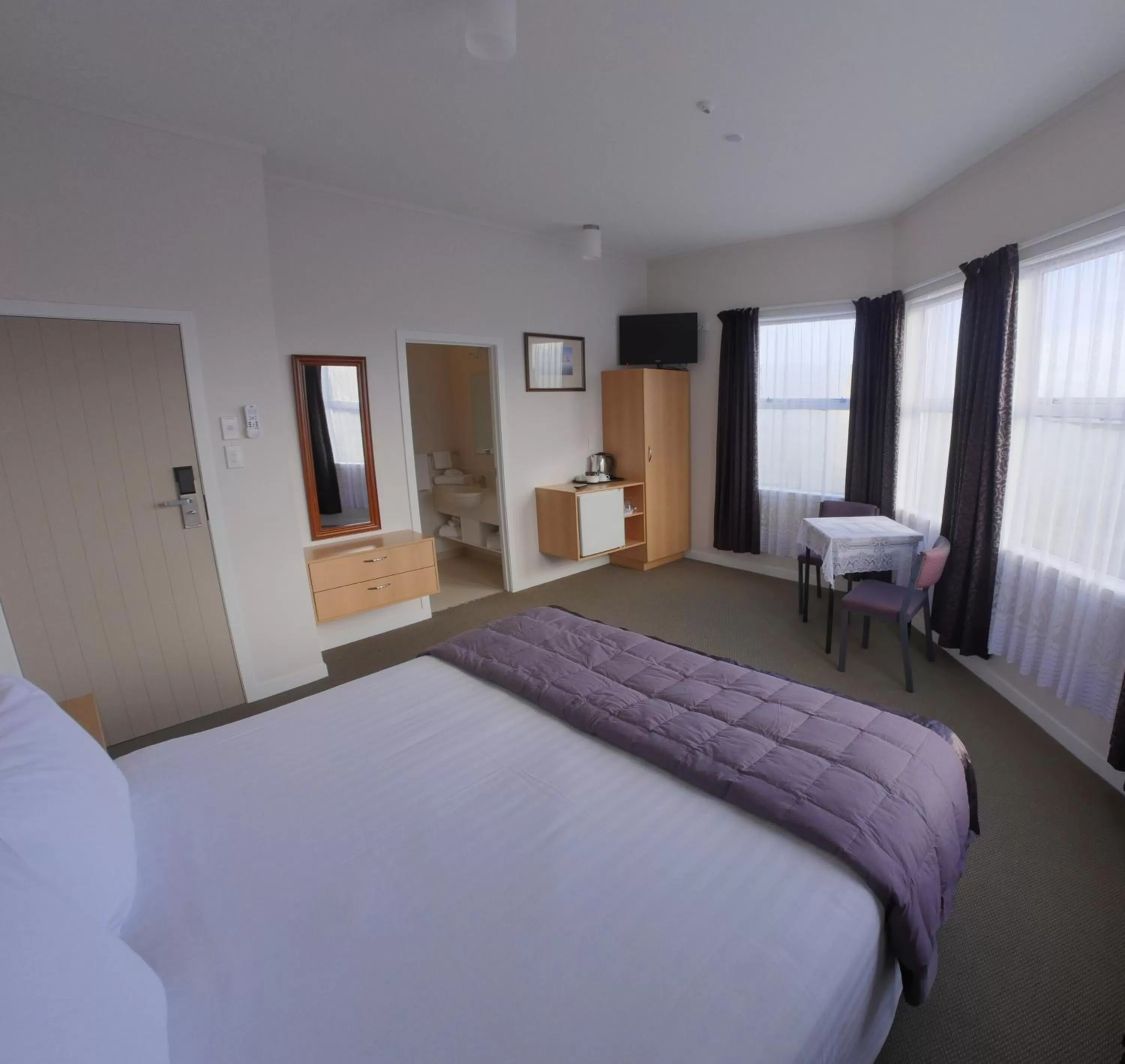 Bed in Masonic Hotel