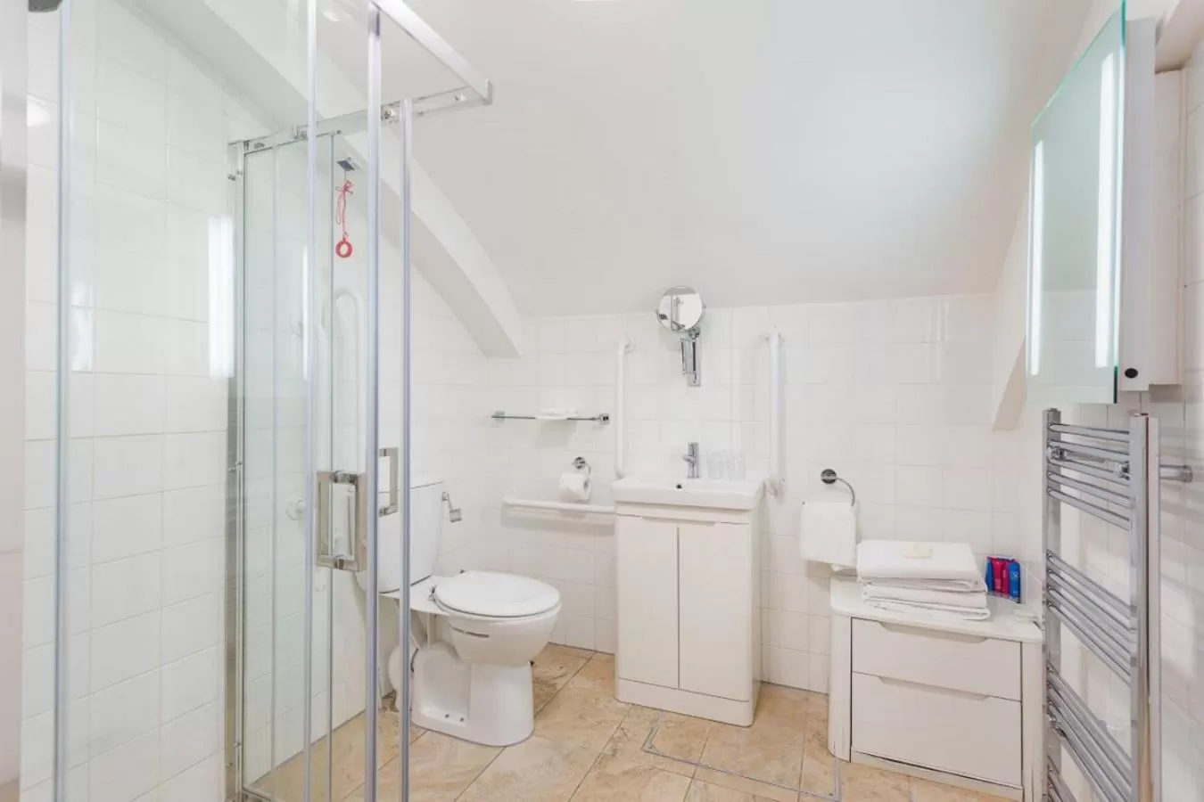 Shower in Gardiner Lodge