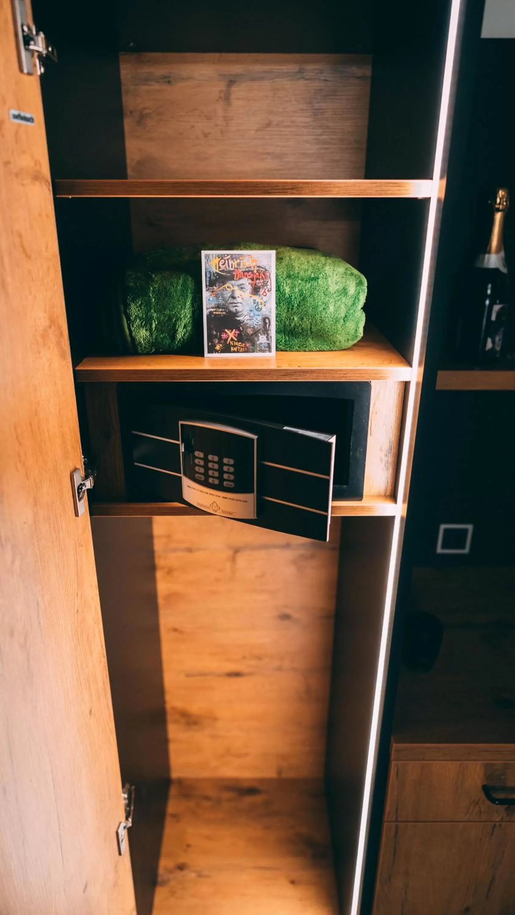 wardrobe in Stadthotel Haslach