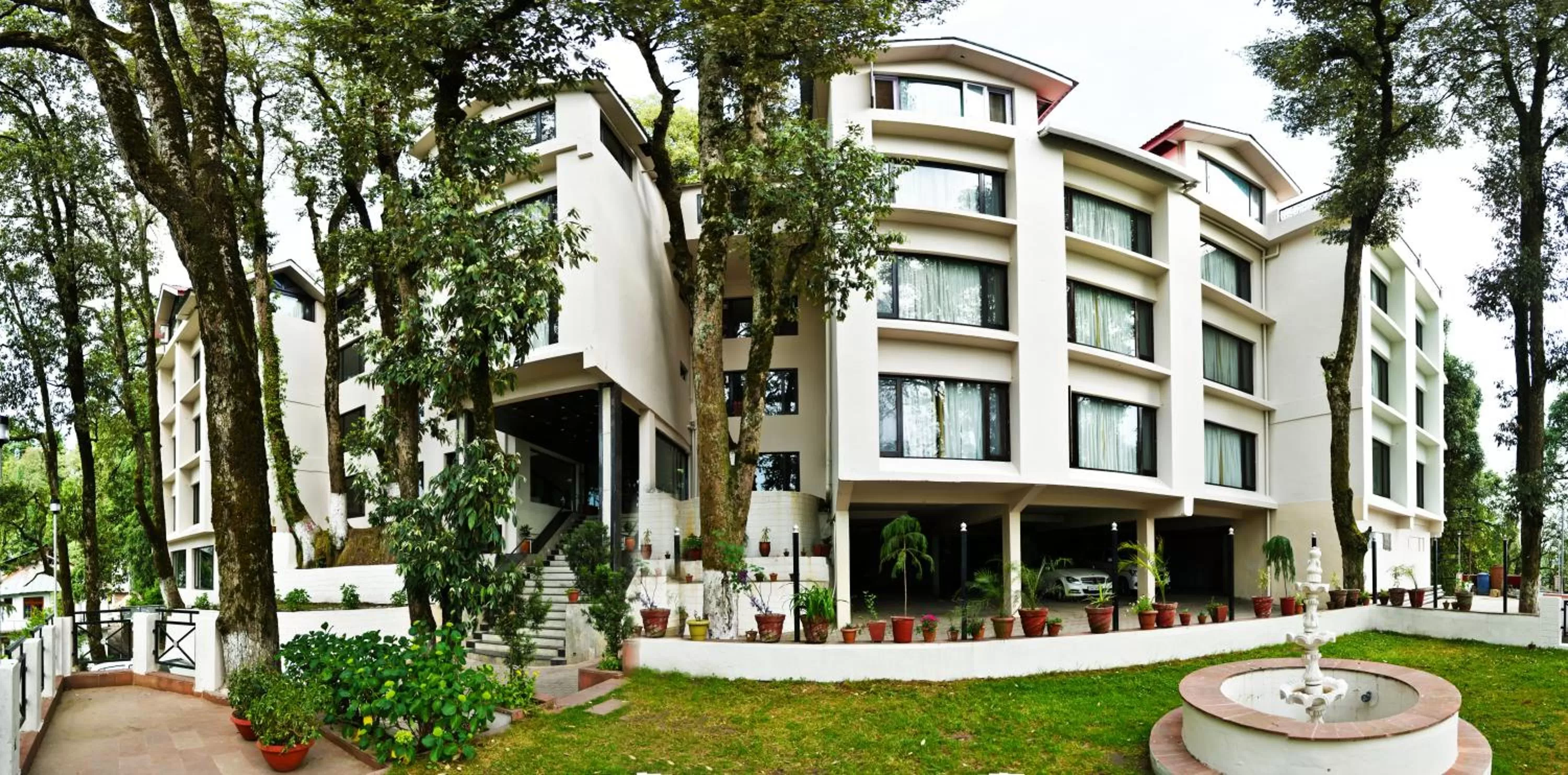 Property building in Indraprastha Resort - Centrally Heated Rooms, with Gym, Games & Spa