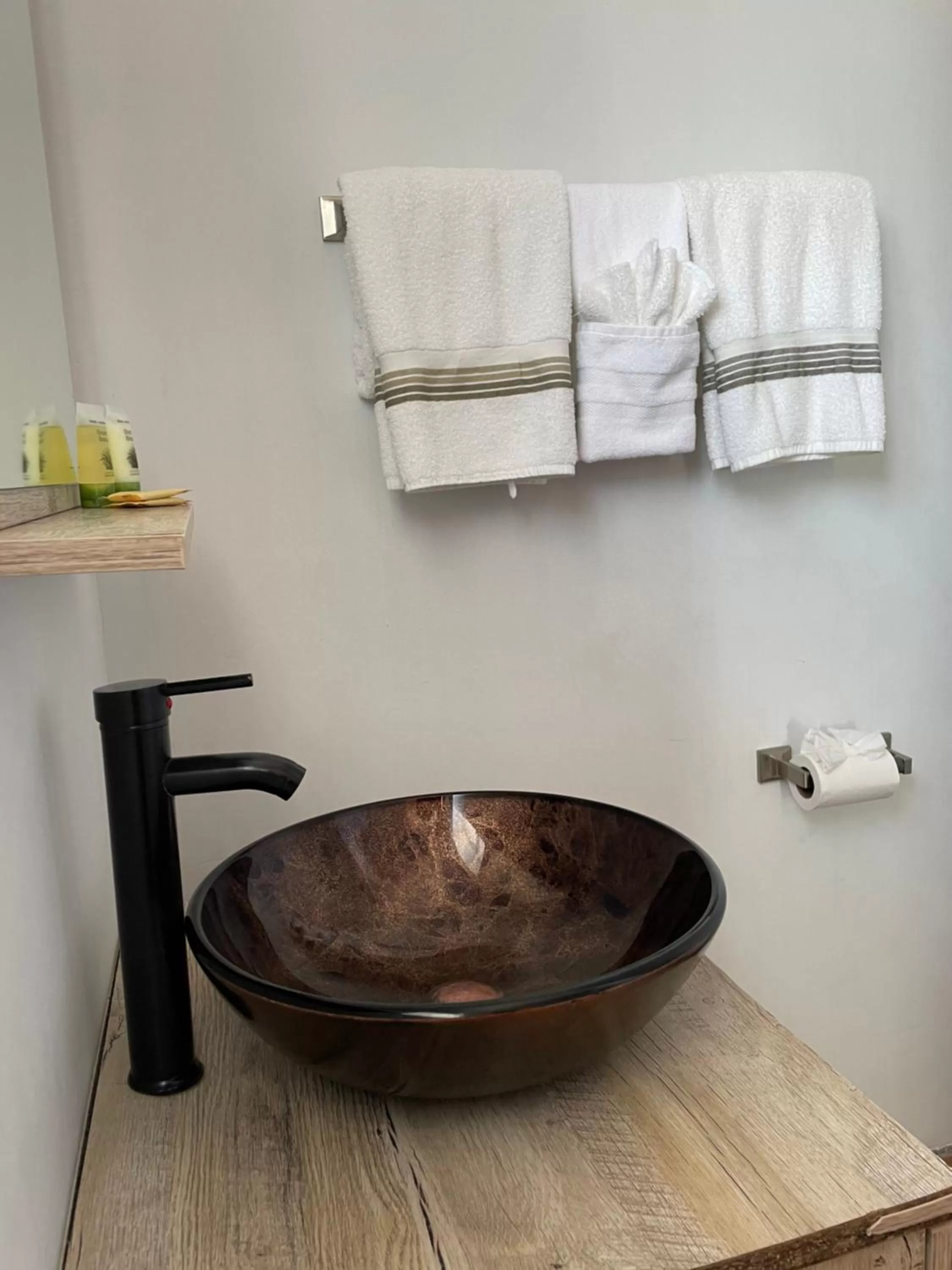 Bathroom in Howard Johnson by Wyndham Ridgecrest, CA