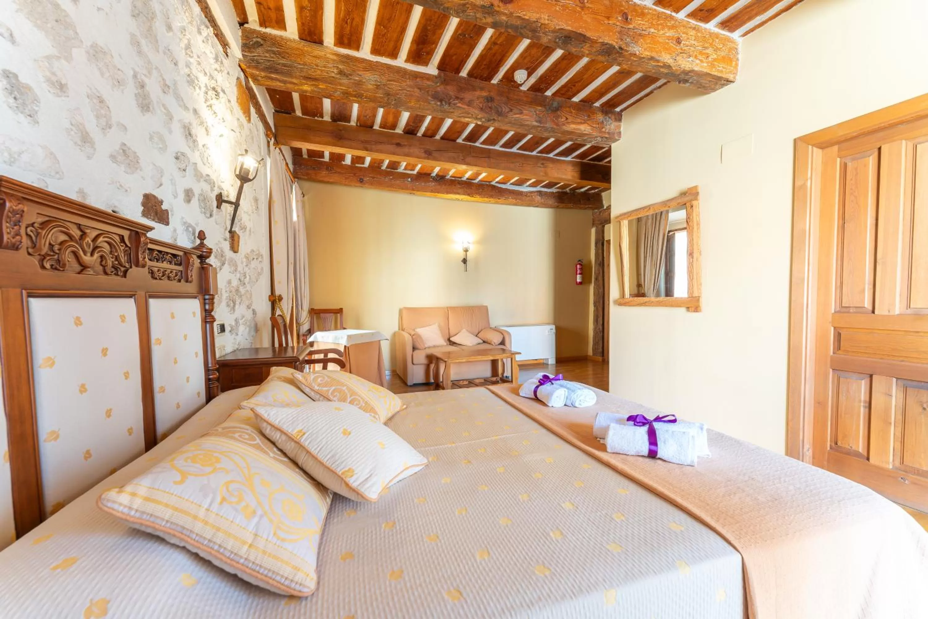 Bed in Hotel Rincón Castellano