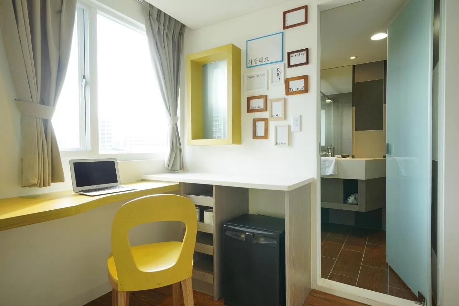 Bathroom in Papersun Hotel