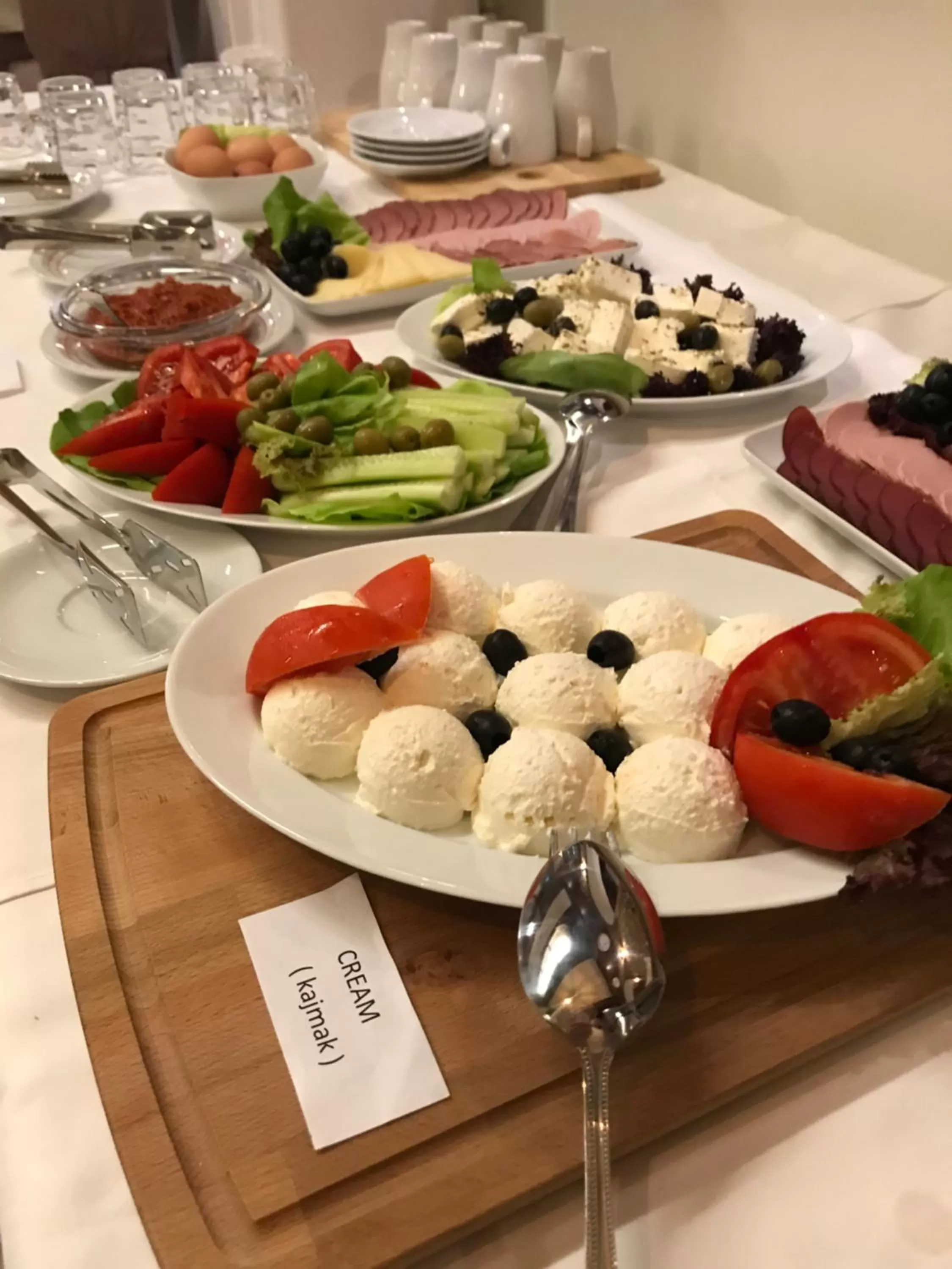 Breakfast in M House Belgrade Residence