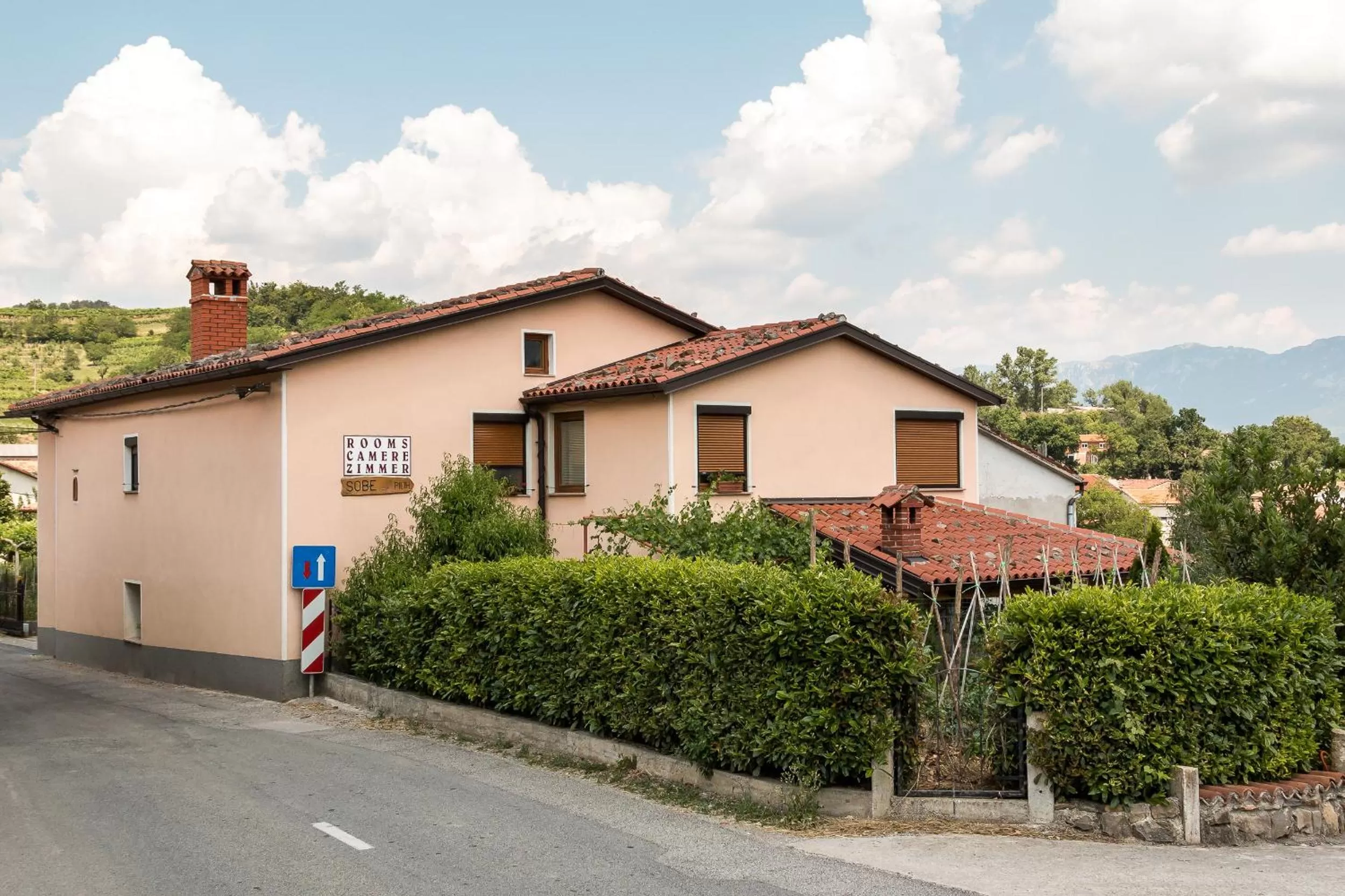 Facade/entrance, Property Building in Sobe in apartma Pilih