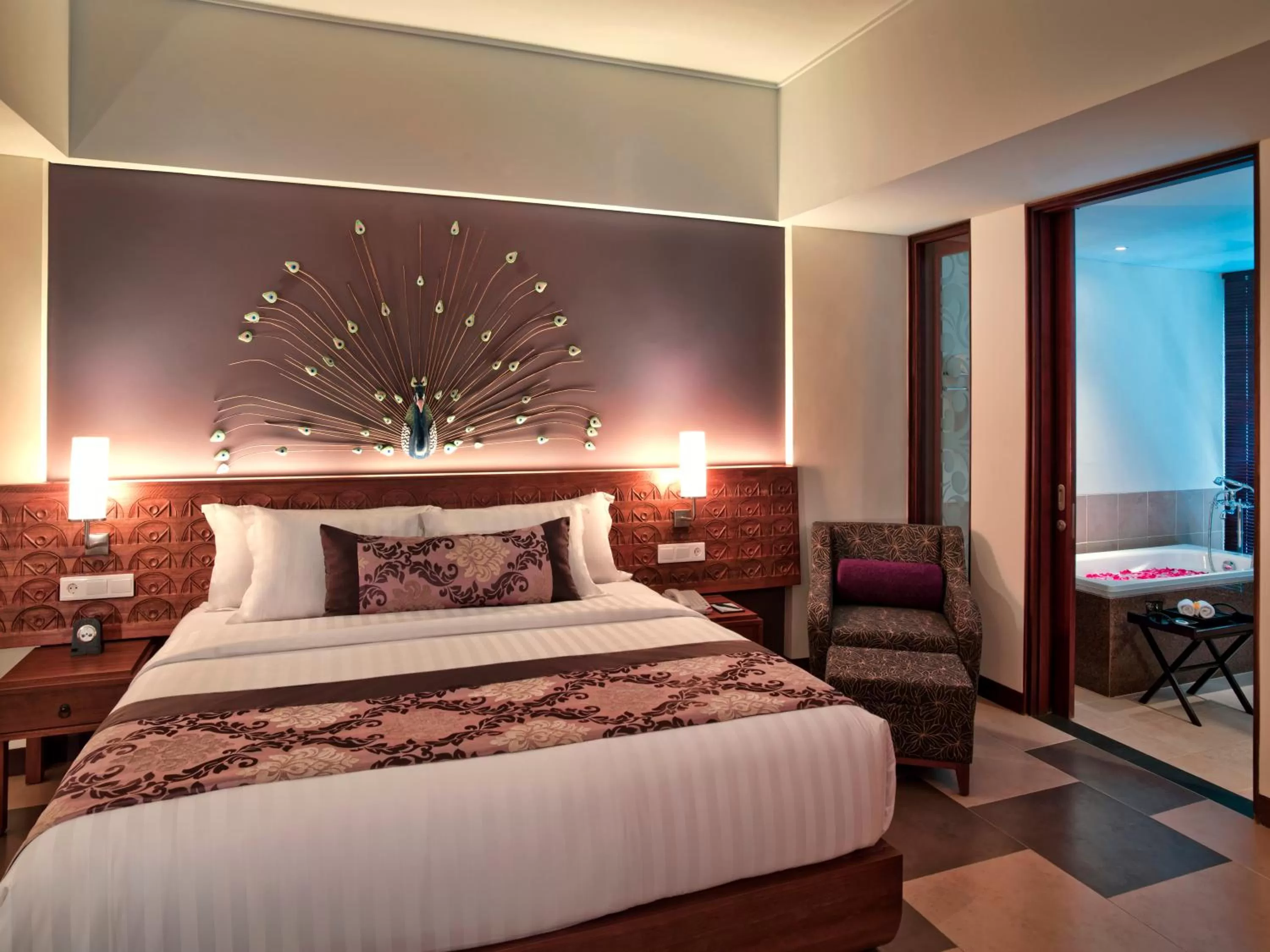 Bed in Sun Island Hotel & Spa Kuta