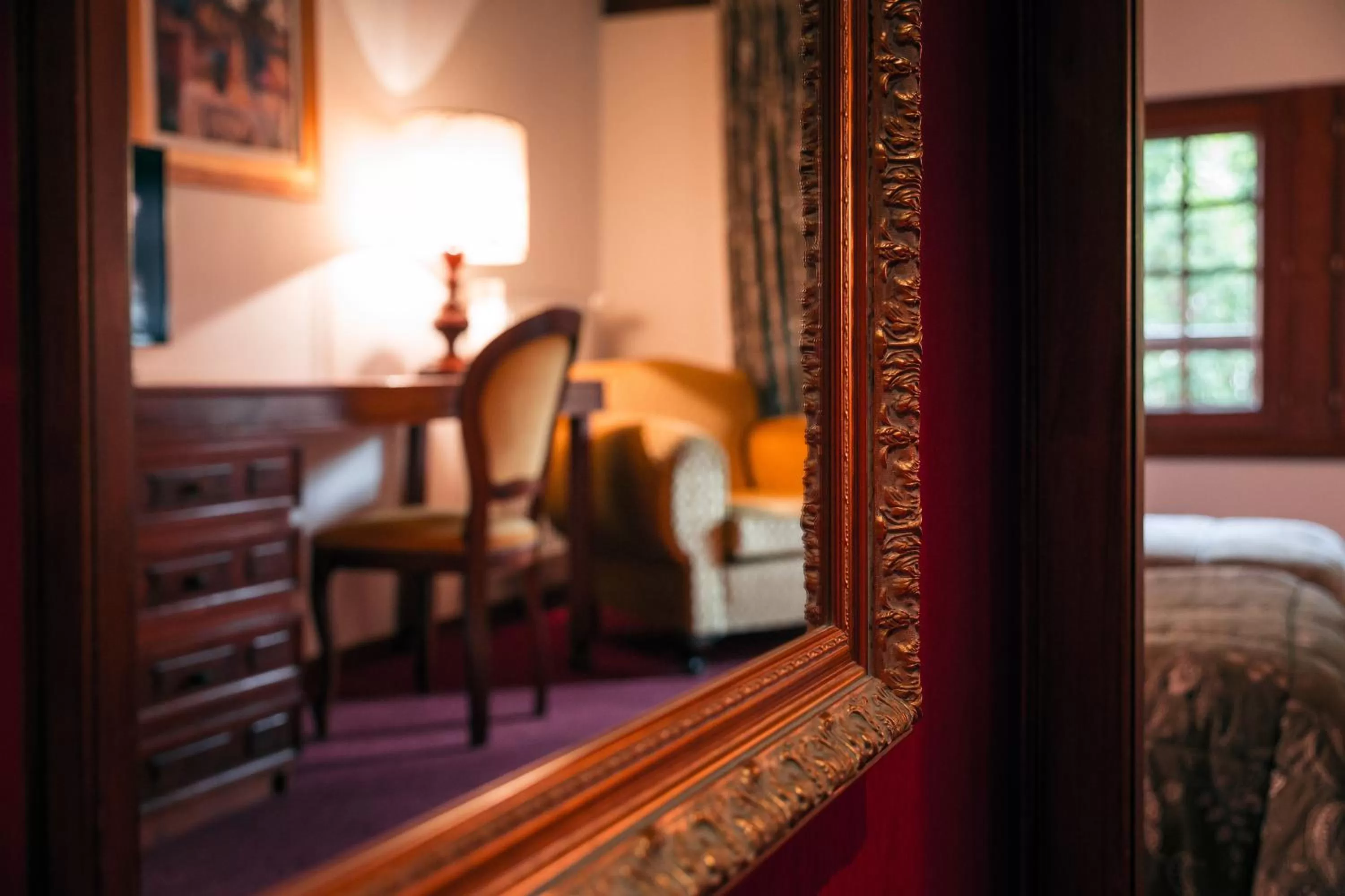 Decorative detail, Bed in Hôtel des Deux Clefs