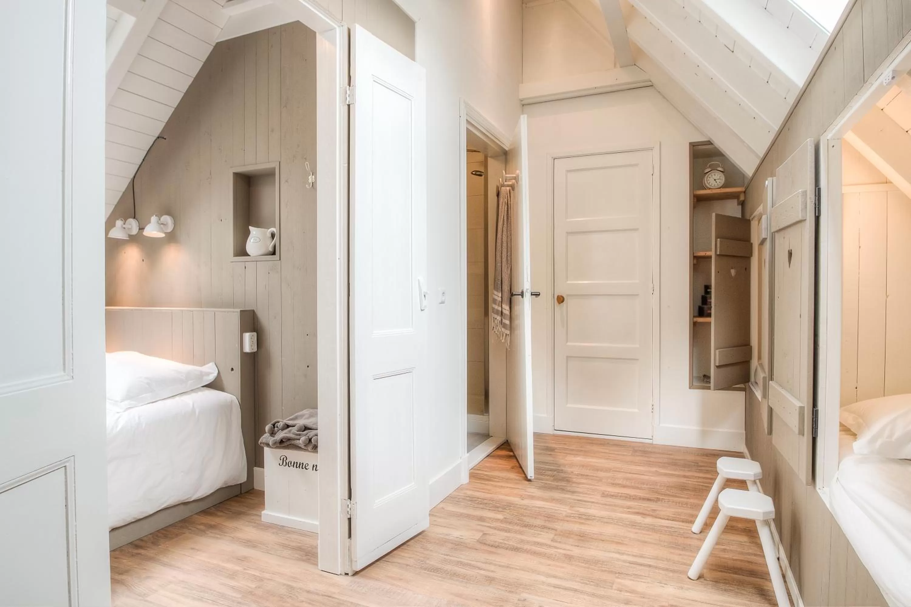 Property building, Bed in Appartement De Koesfabriek centrum Dokkum