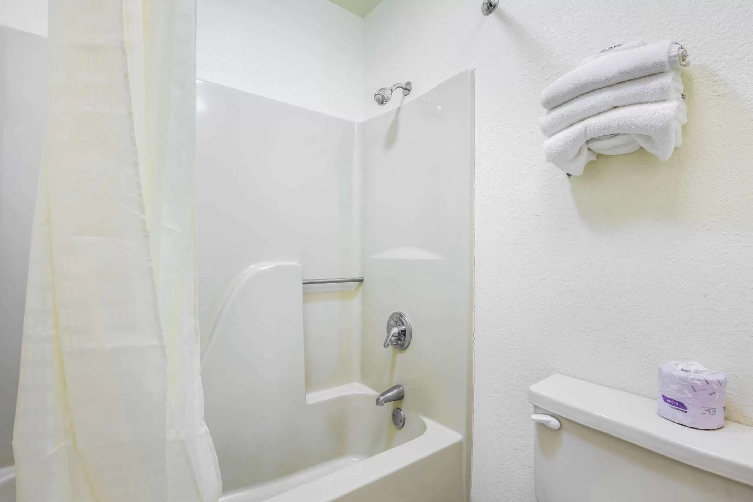 Bedroom in Econo Lodge & Suites Brinkley