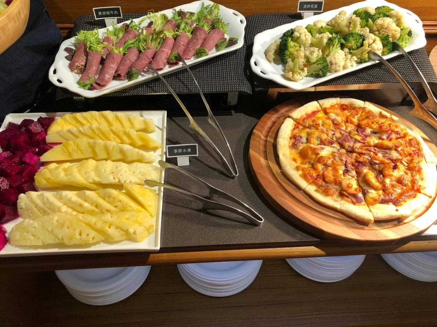 Breakfast in River inn Station