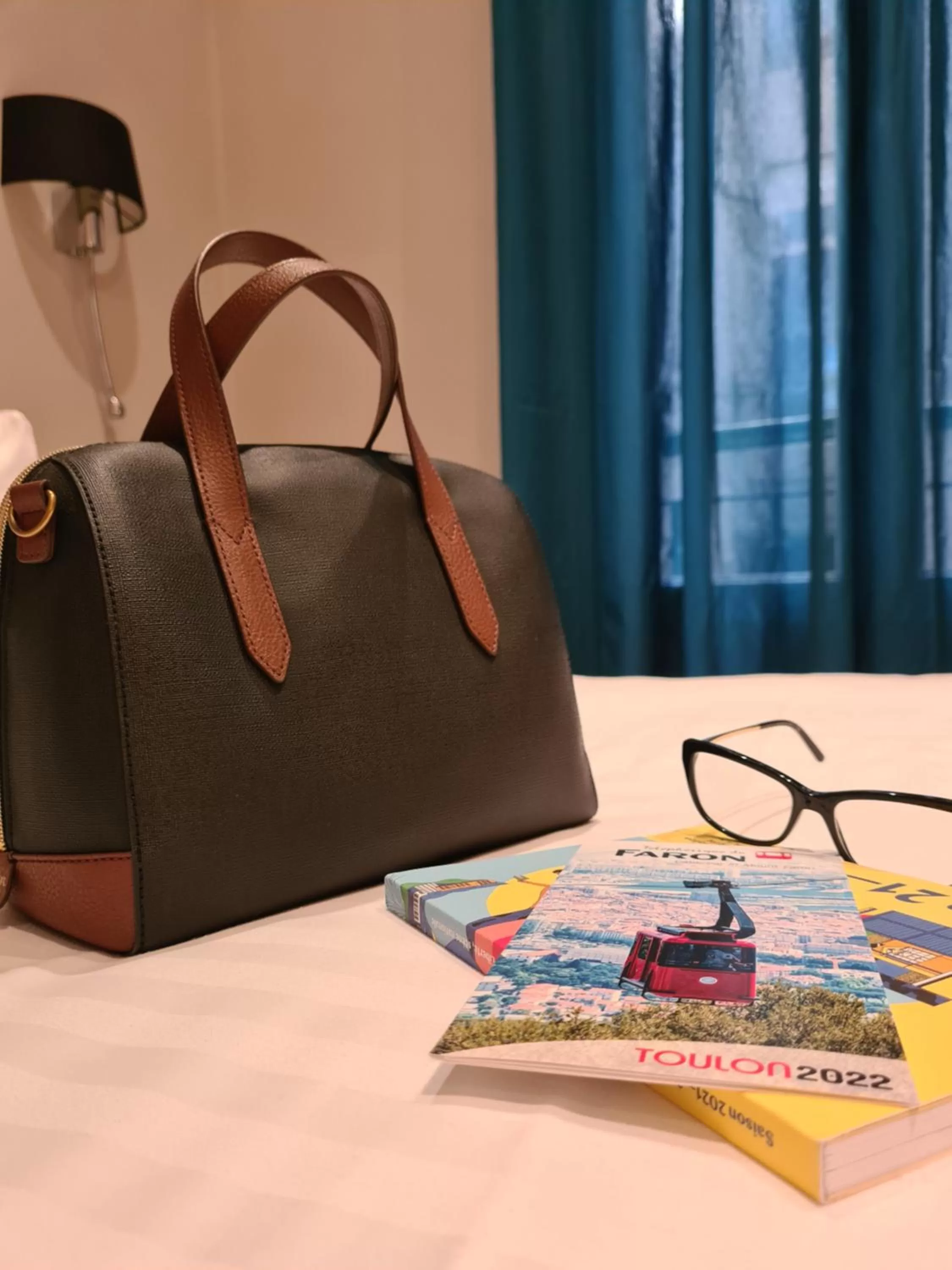 Bedroom in Hôtel Amirauté