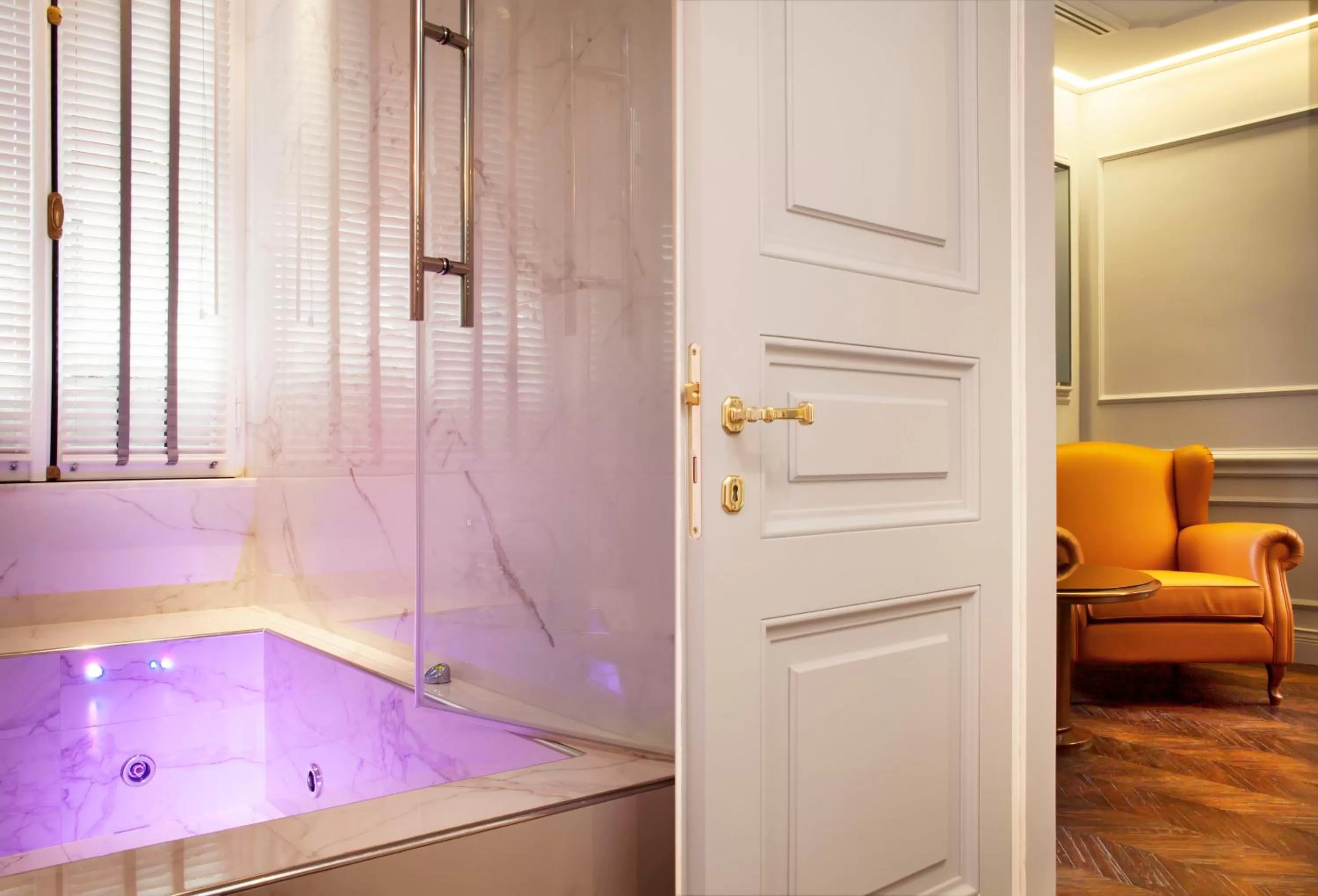 Bathroom in Hotel The Corner Roma