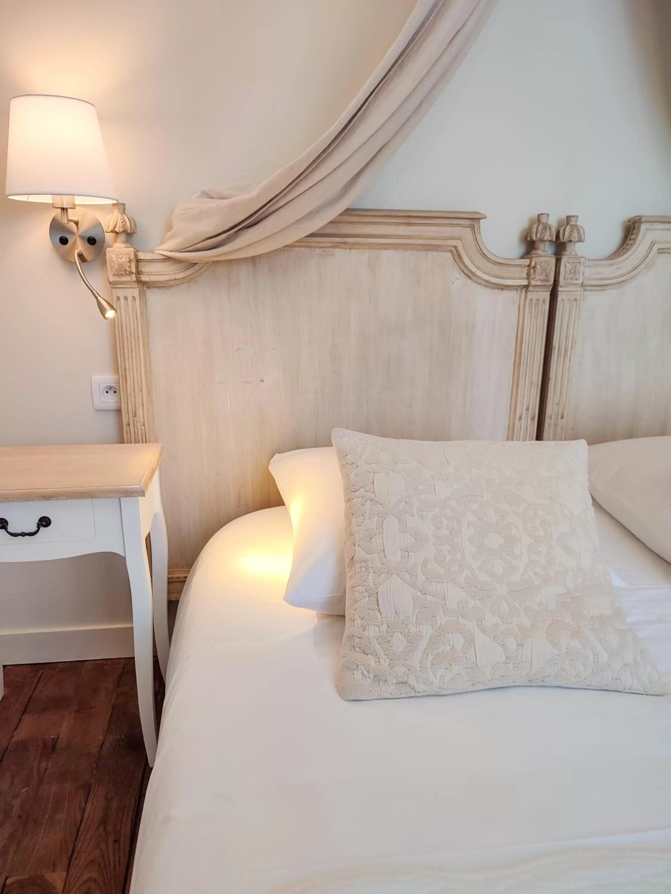 Decorative detail, Bed in Chambres d'Hotes Le 1900