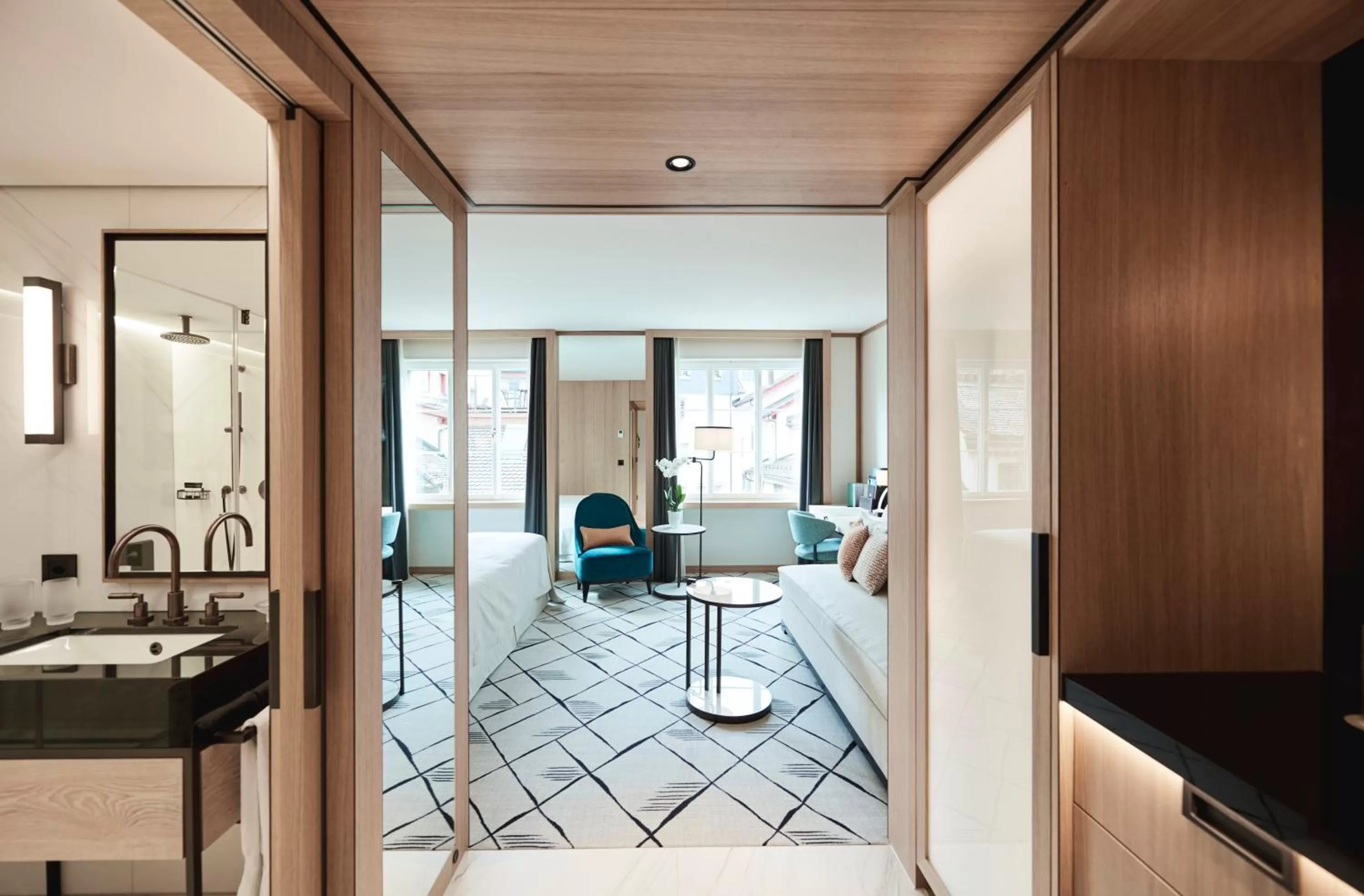 Photo of the whole room in Storchen Zürich - Lifestyle Boutique Hotel
