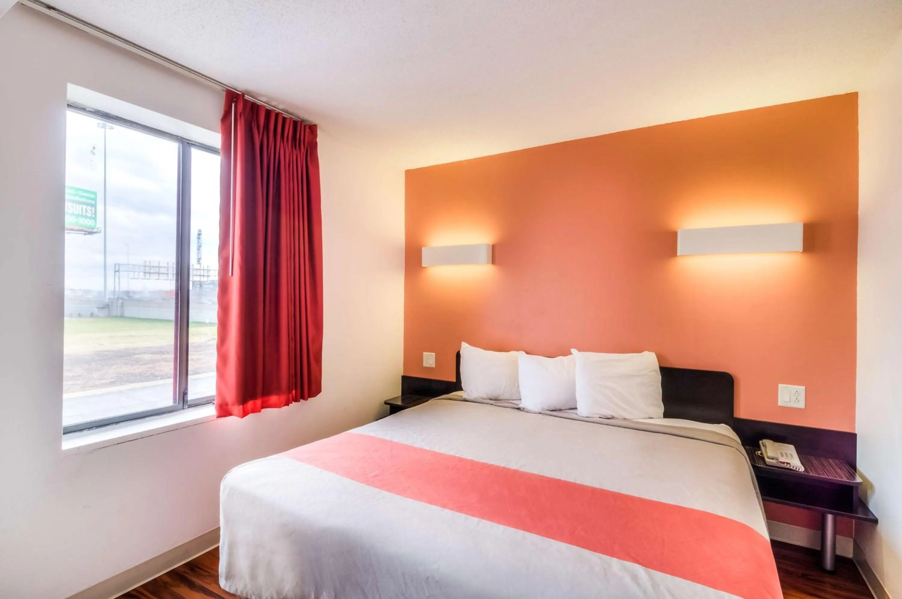 Photo of the whole room, Bed in Motel 6-Lansing, IL - Chicago South