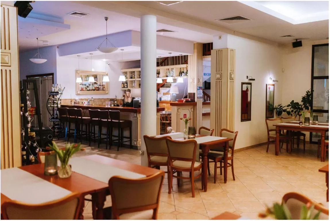 Restaurant/places to eat in Hotel Piast