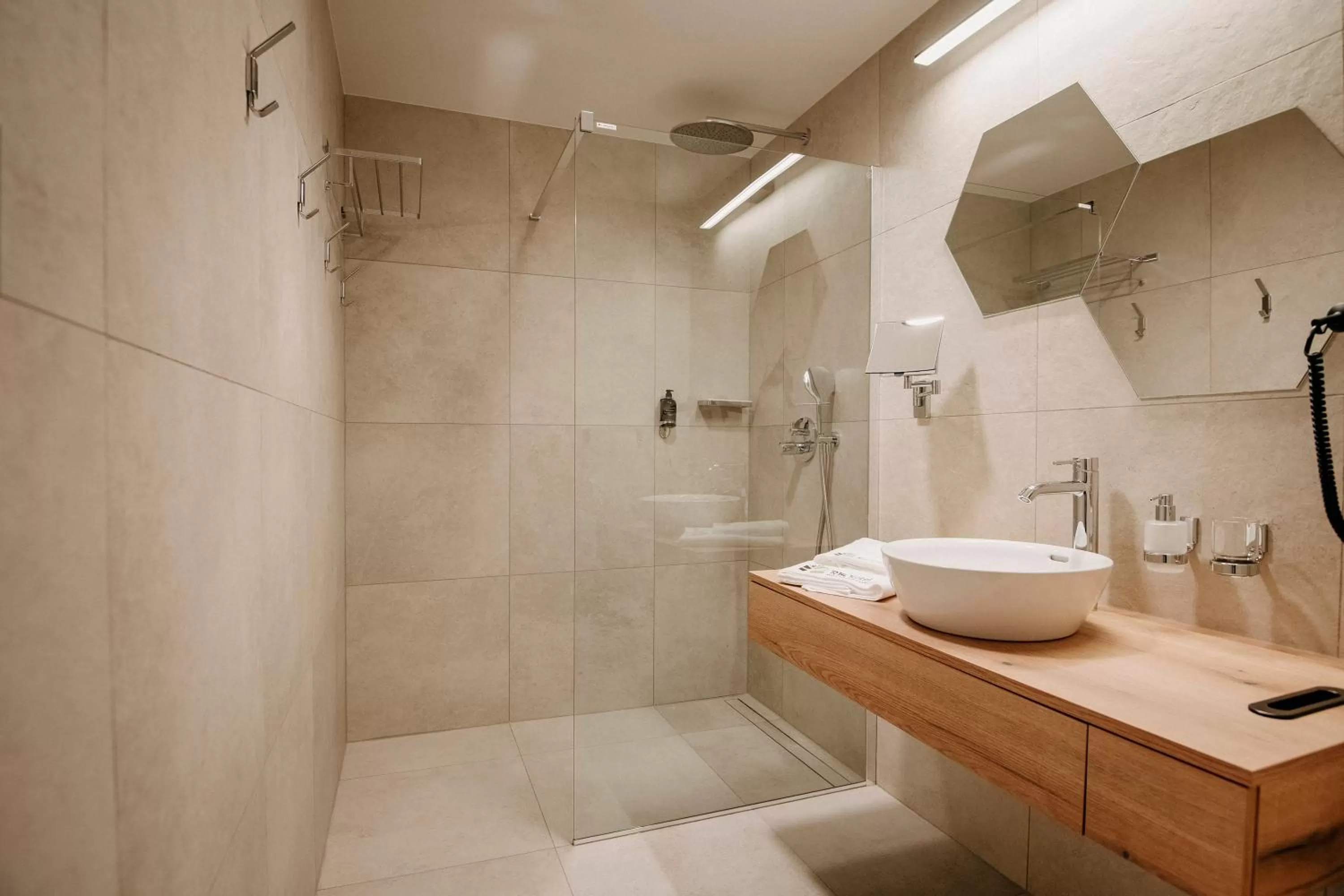 Shower in RM Hotel Wellness & Congress