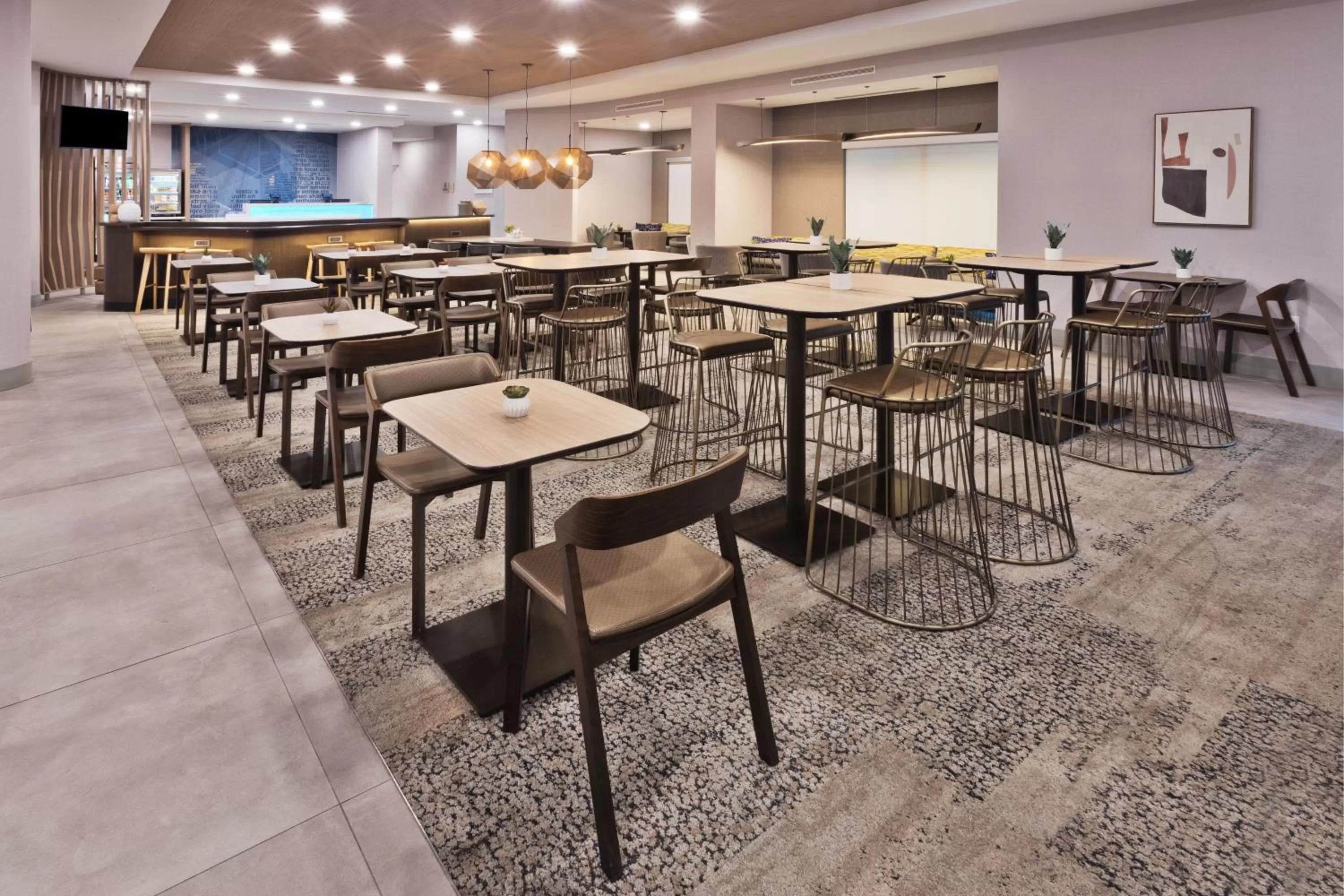 Breakfast in SpringHill Suites Birmingham Colonnade