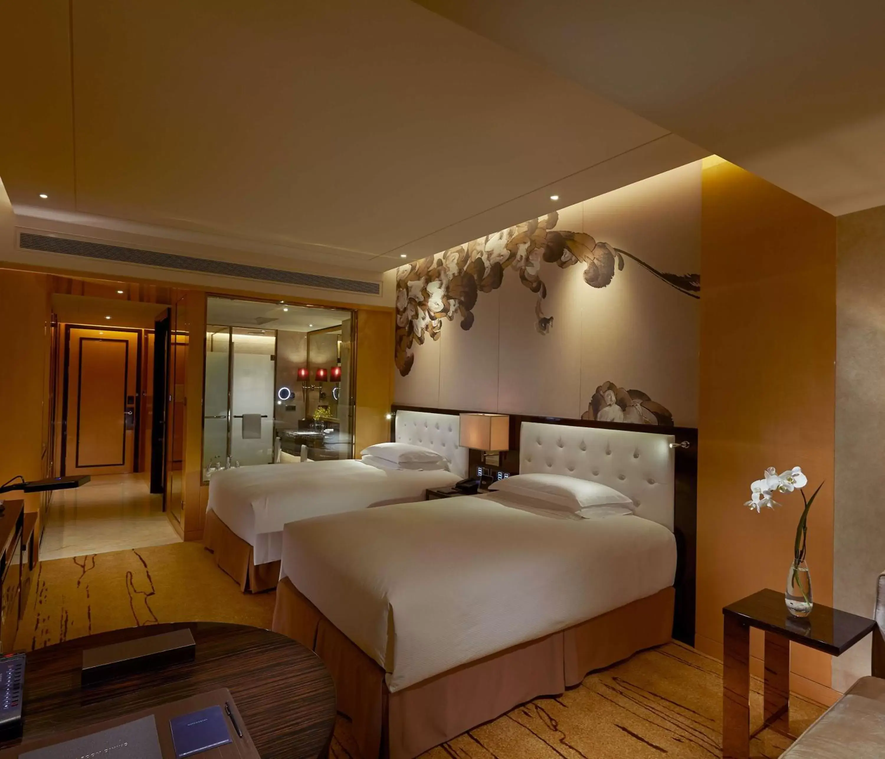 Executive Twin Room with Lounge Access in Hilton Zhengzhou Executive Twin Room with Lounge Access in Hilton Zhengzhou