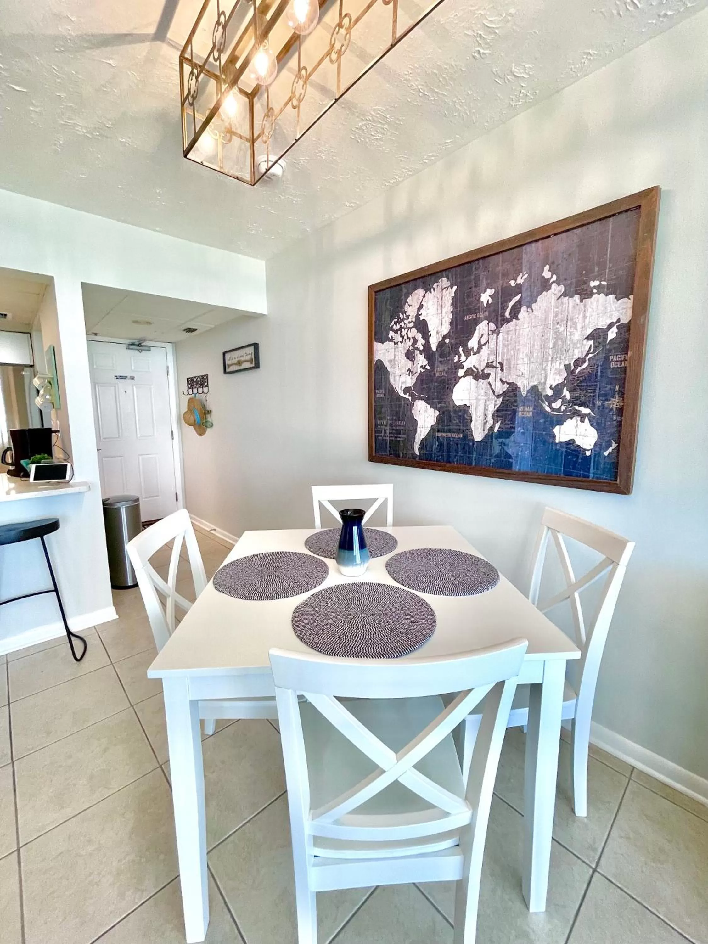 Kitchen or kitchenette in Emerald Bay Escape