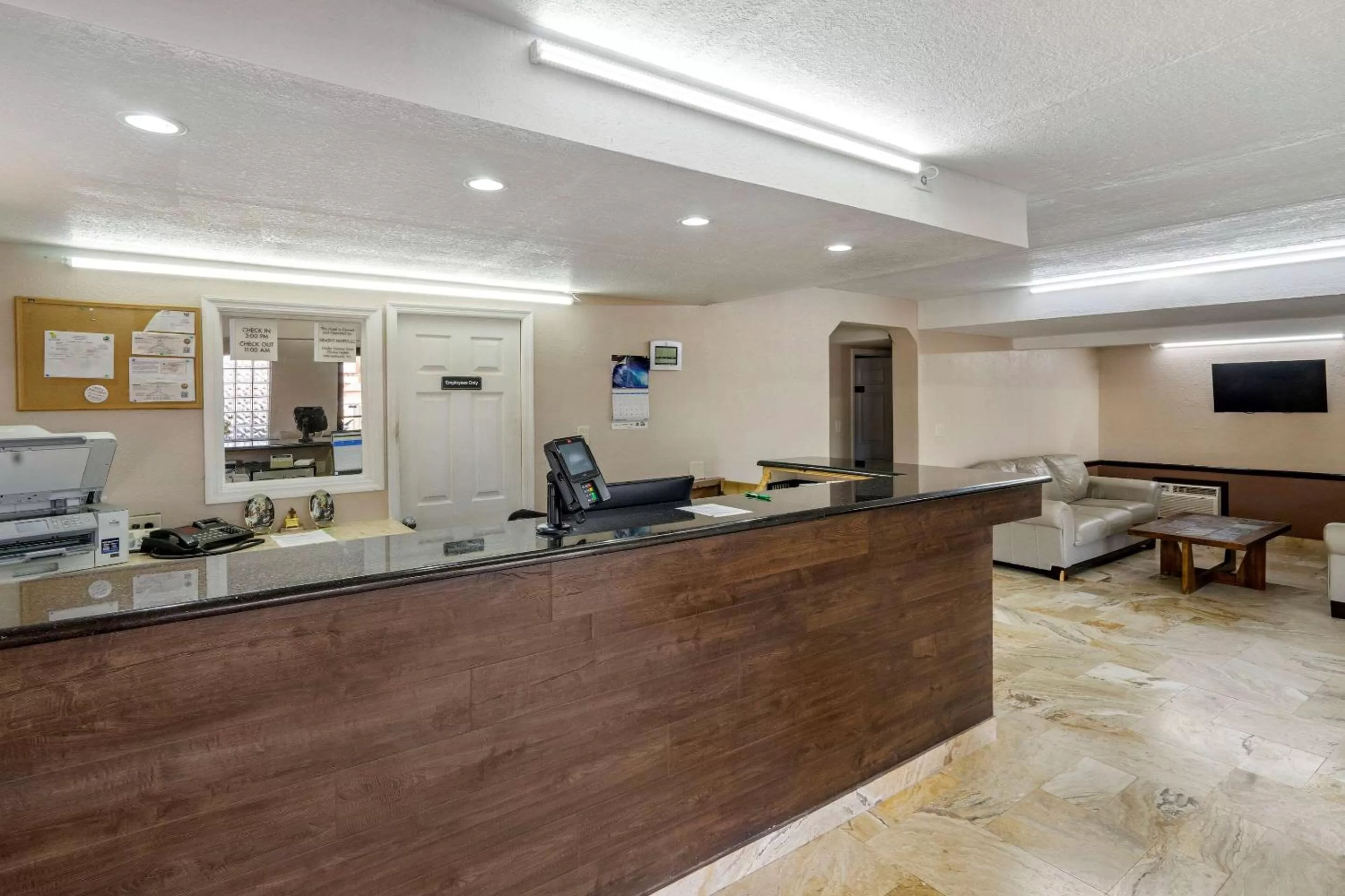 Lobby or reception in Rodeway Inn Clearwater-Dunedin