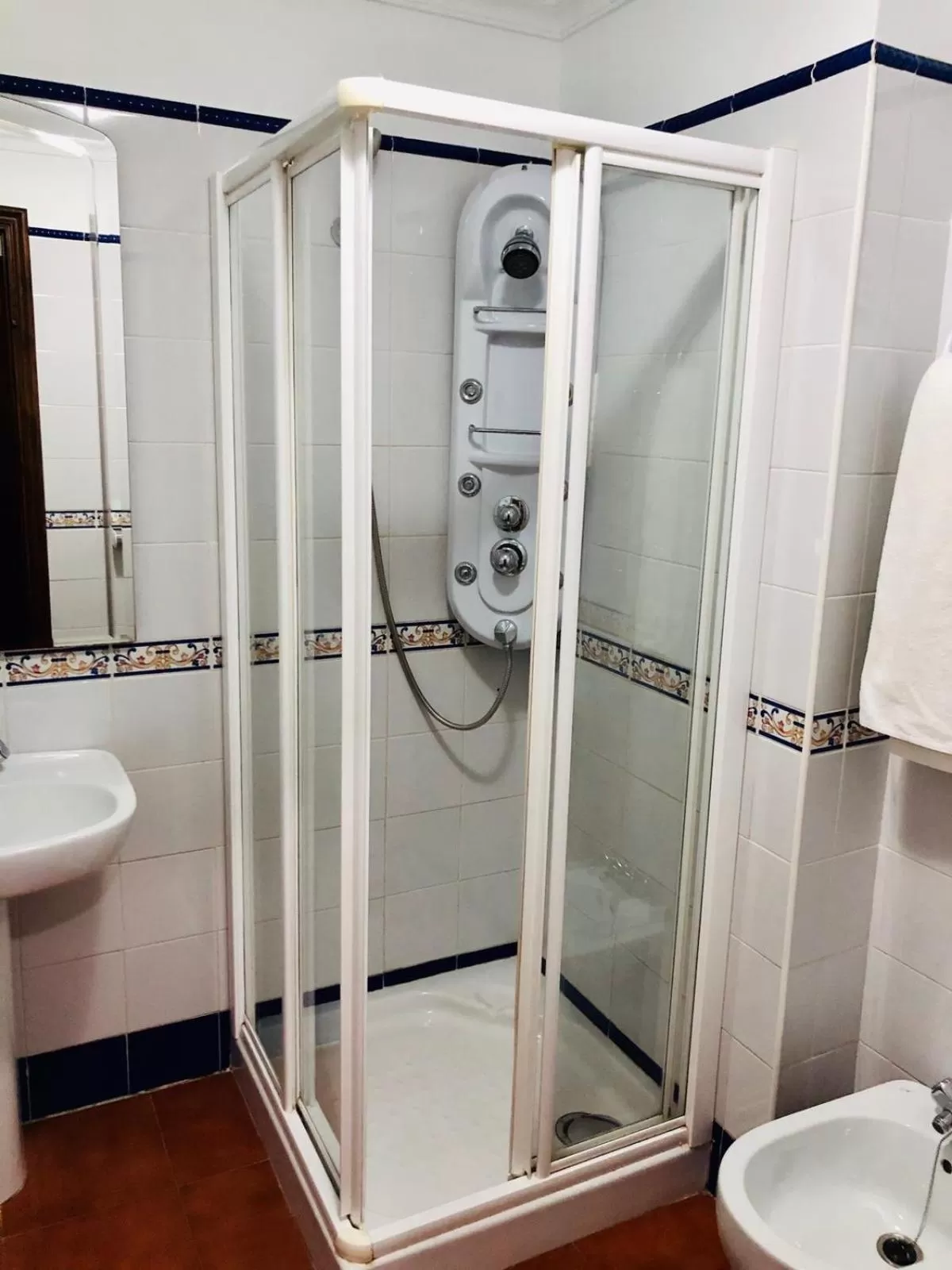 Bathroom in Hotel La Yedra